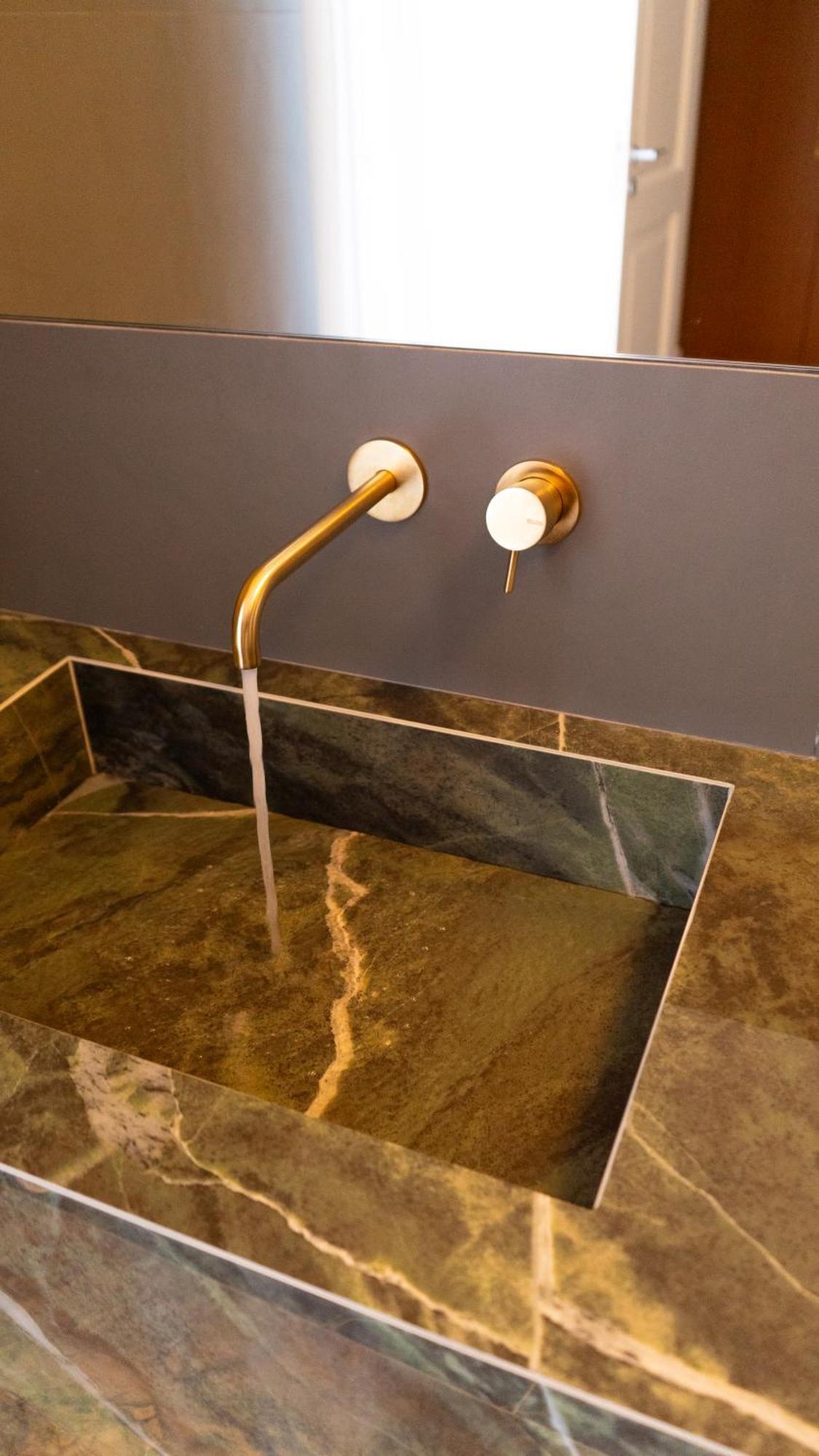Triple Room Bath
