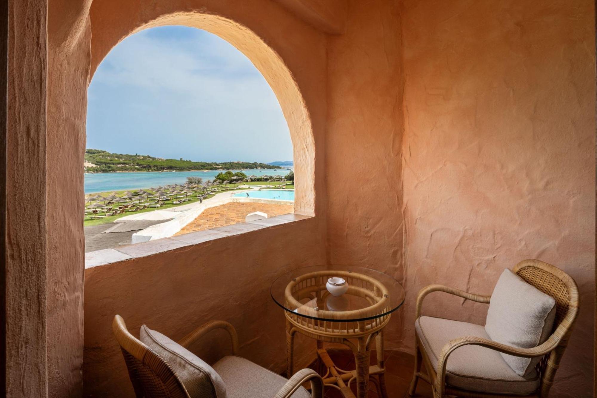 Superior King Room Terrace Partial Sea View