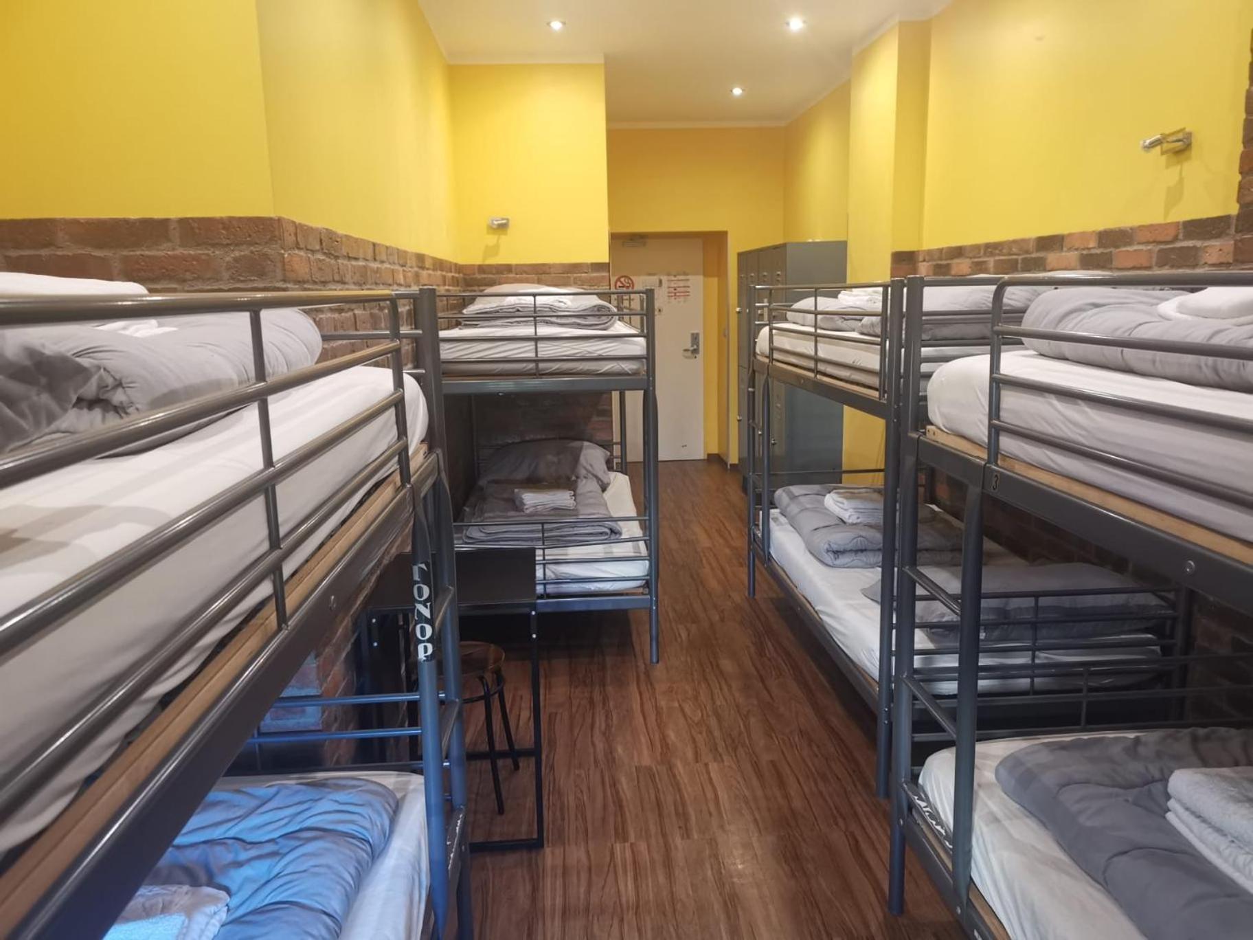 Bed 8-Bed Mixed Dormitory Room