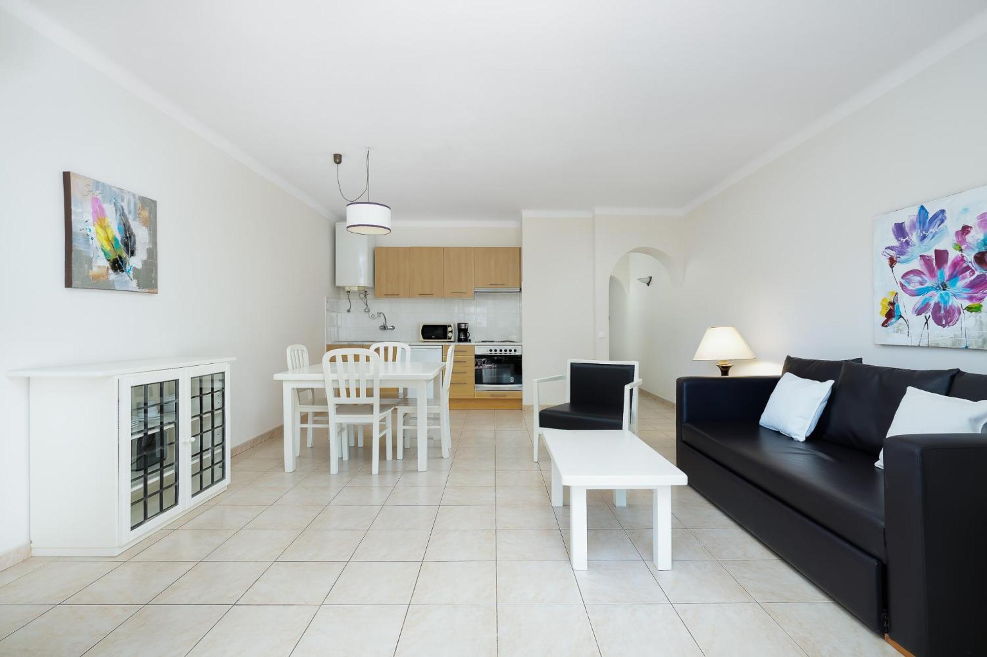 Superior One-Bedroom Apartment