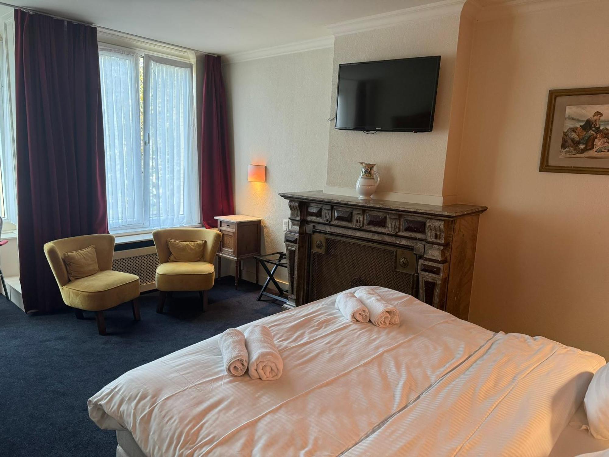 Superior King Room