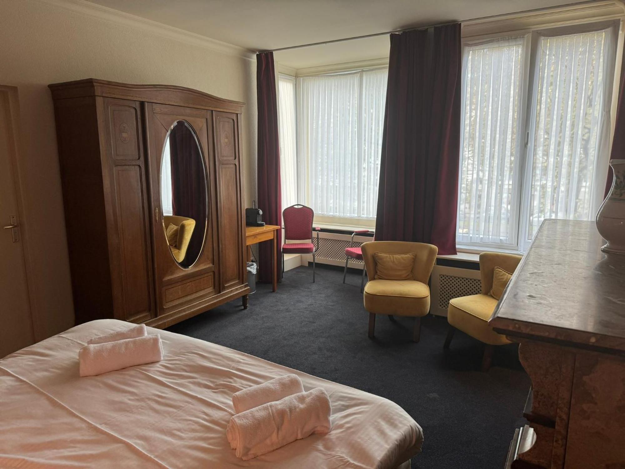 Superior King Room