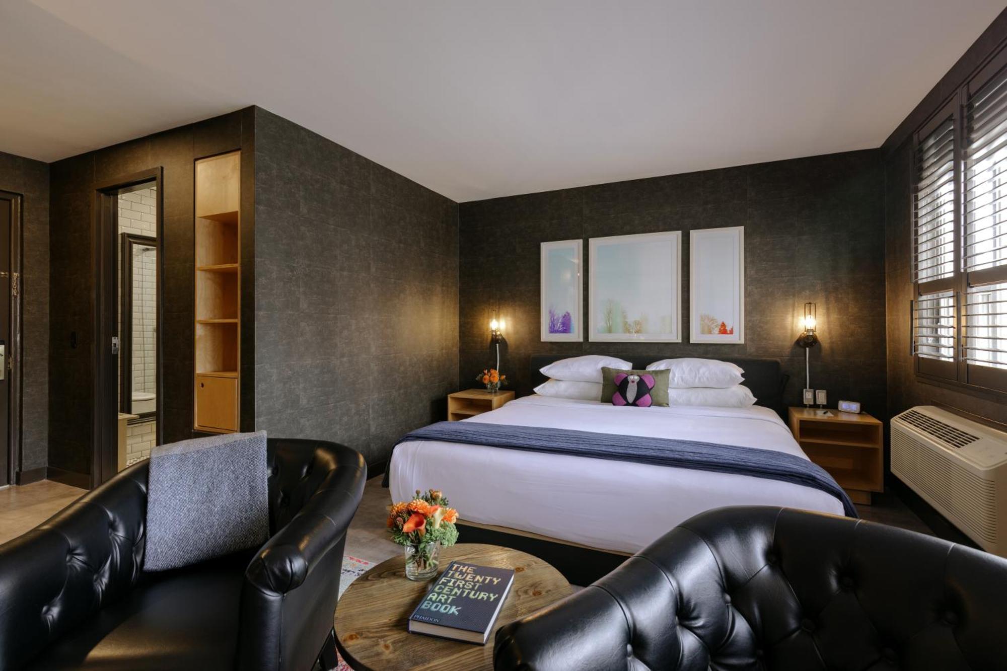 Habitación con cama doble extra grande