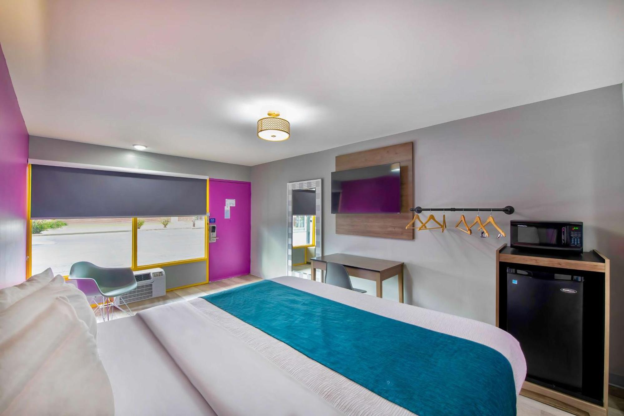 King Room with Roll-in Shower - Disability Access - Non-Smoking,1542185995:JPEG