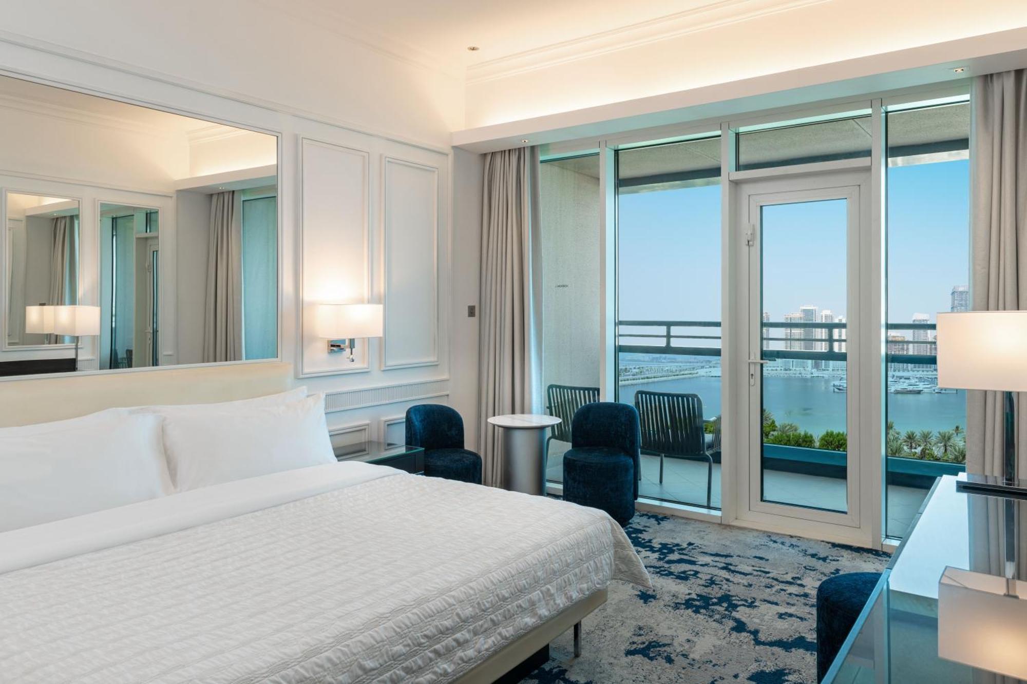 Deluxe Sea View Balcony 1 King