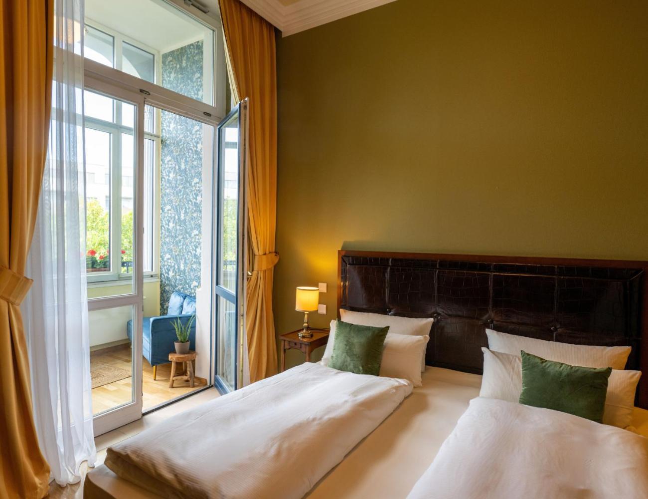 Deluxe Suite