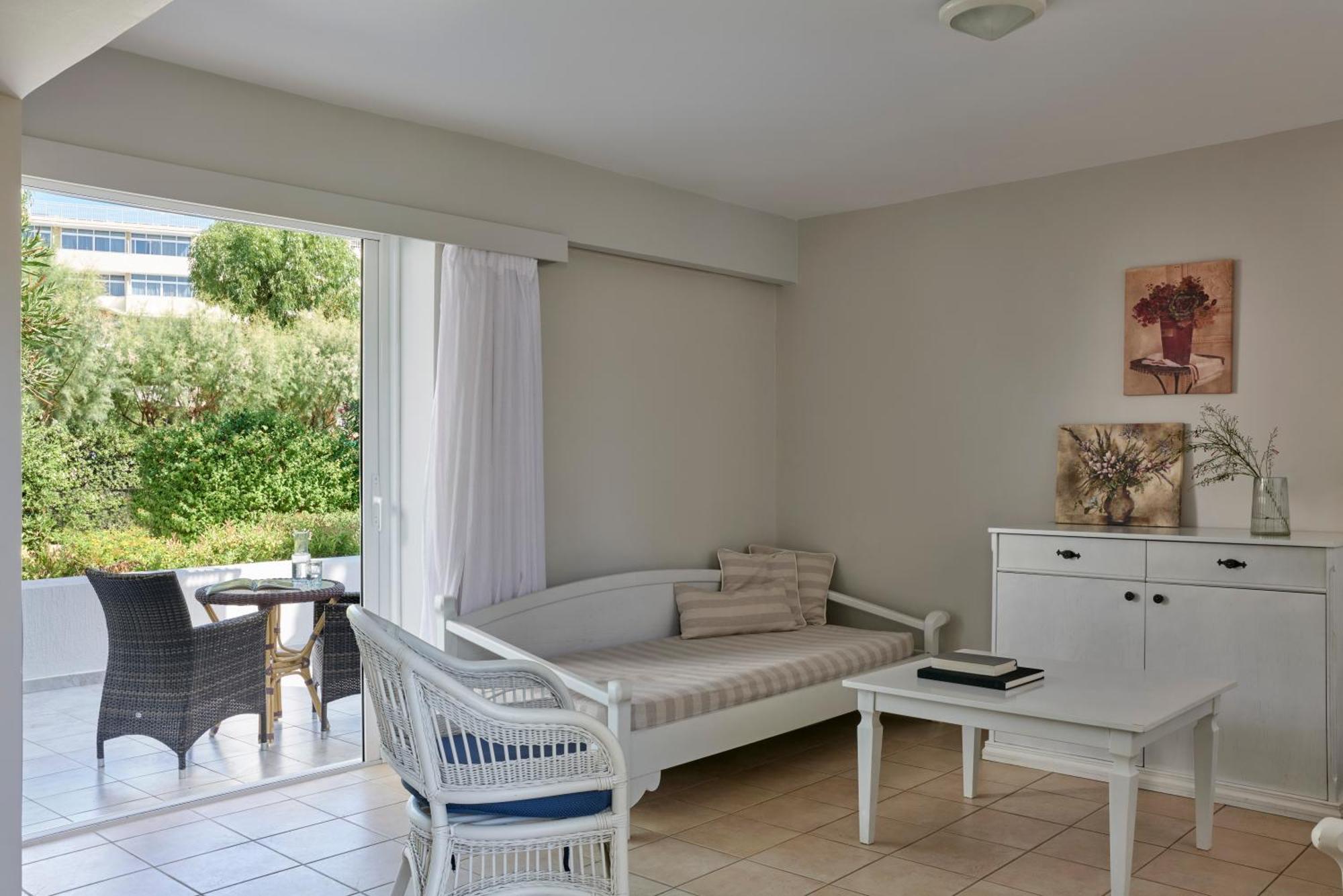 One Bedroom Family Room Inland View (Annex Building)