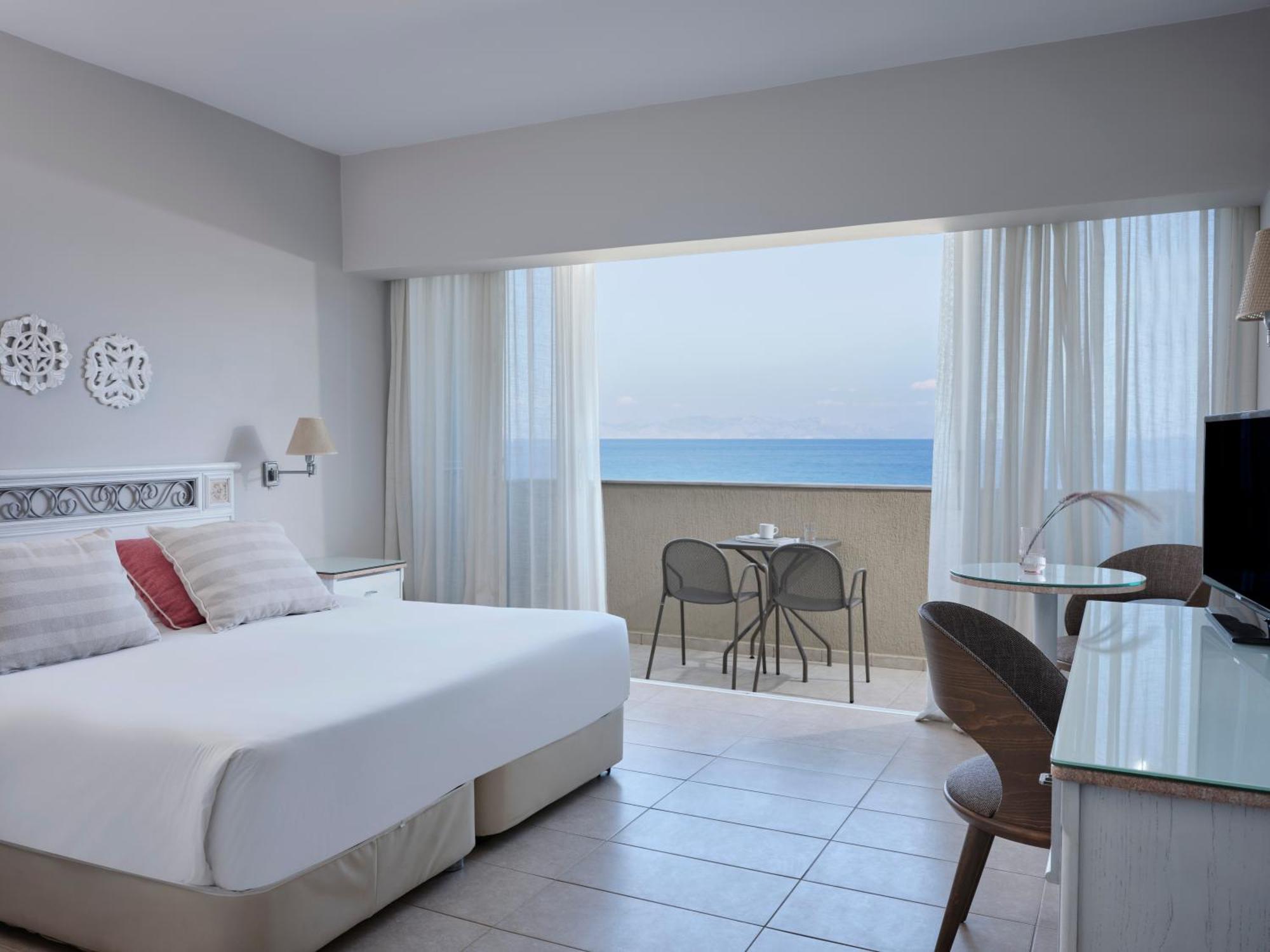 Double or Twin Room Sea View