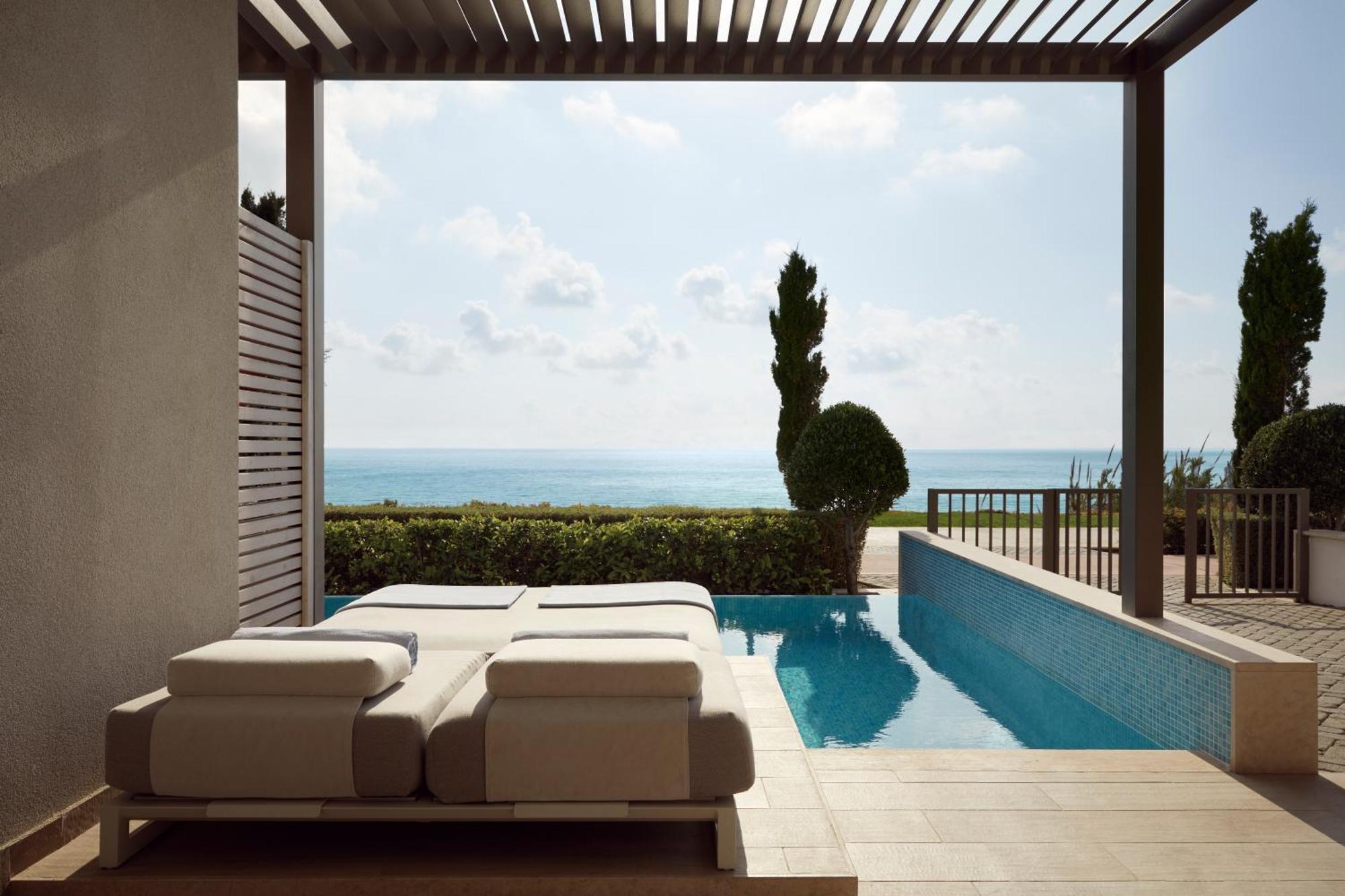 One-Bedroom Suite Swim Up Sea View,1543001161:JPEG