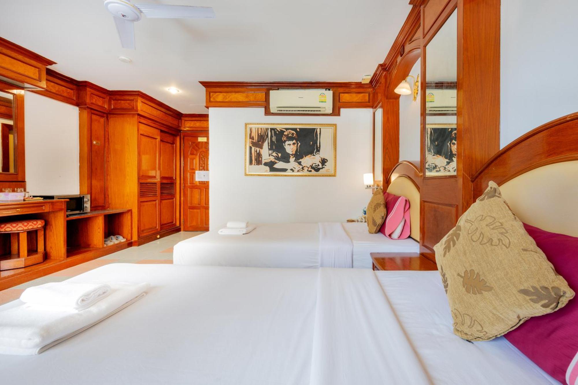 Standard Twin Room