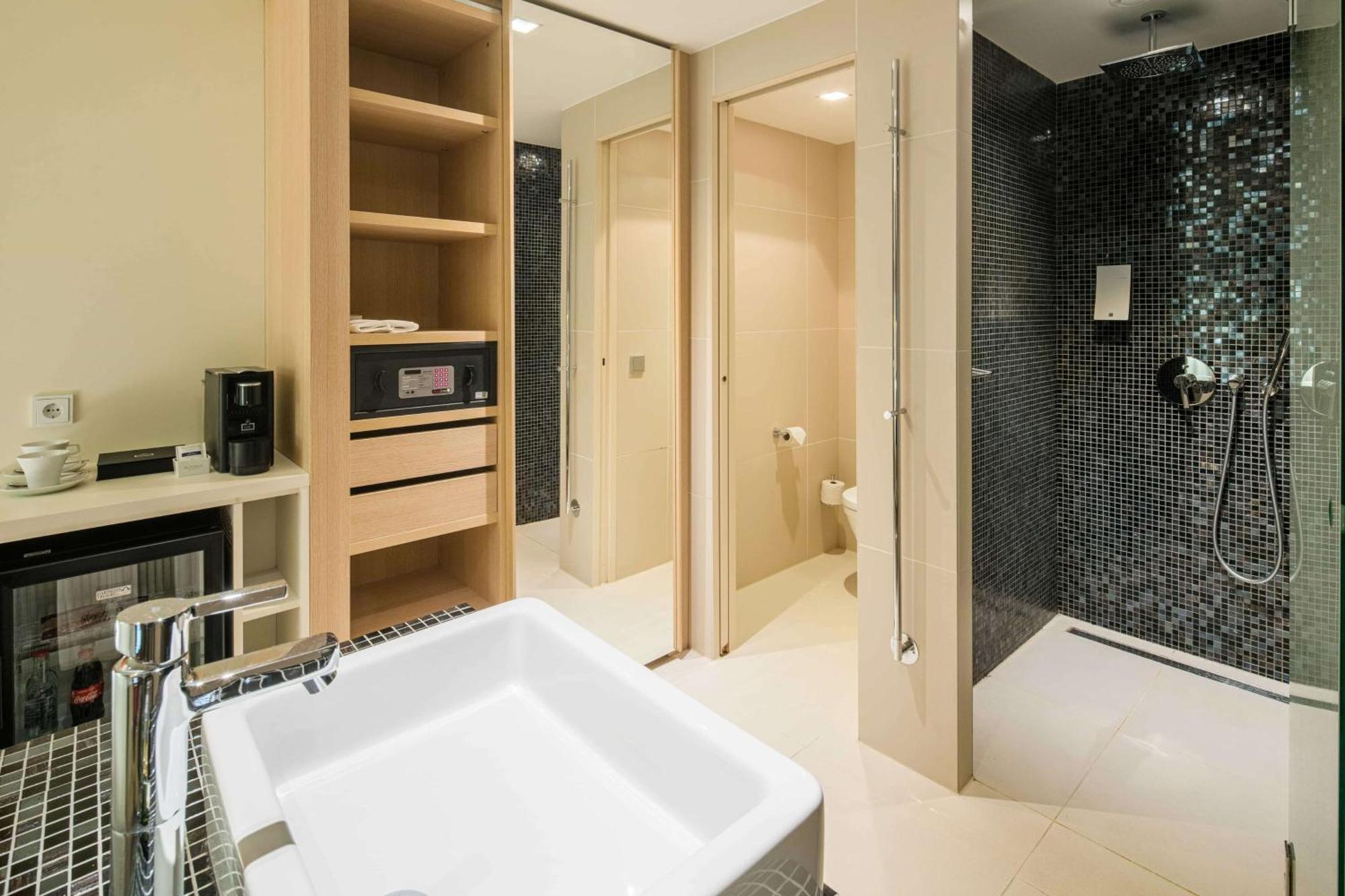 Deluxe Double Room Extra Bed