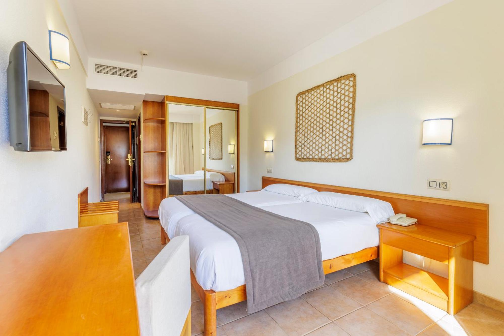 Basic Twin Room