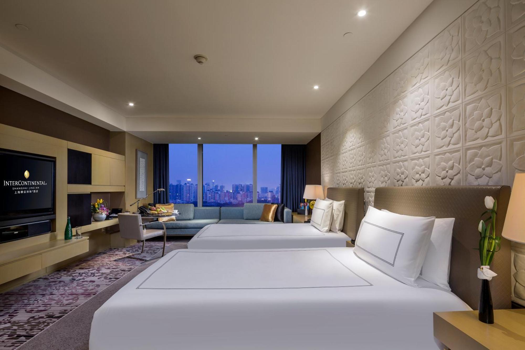 Classic Twin Room City View