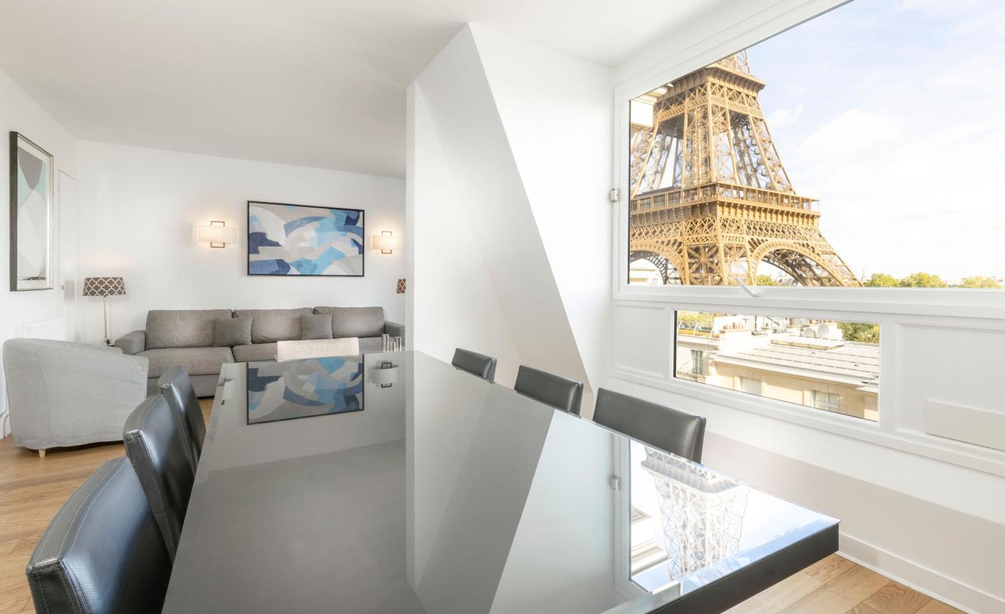 Duplex Three-Bedroom Apartment Eiffel Tower