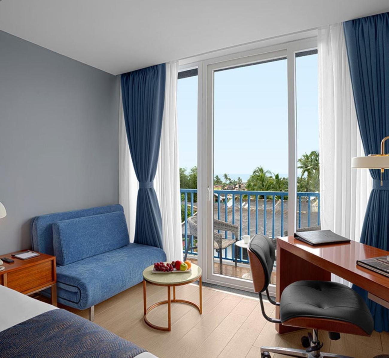 Deluxe Room Balcony on Food & Soft Beverages on Laundry Once during Happy Hours 11 from 5 to 7 pm on Selected Beverages Early Check Late Check out upto 2 hours Subject to availability