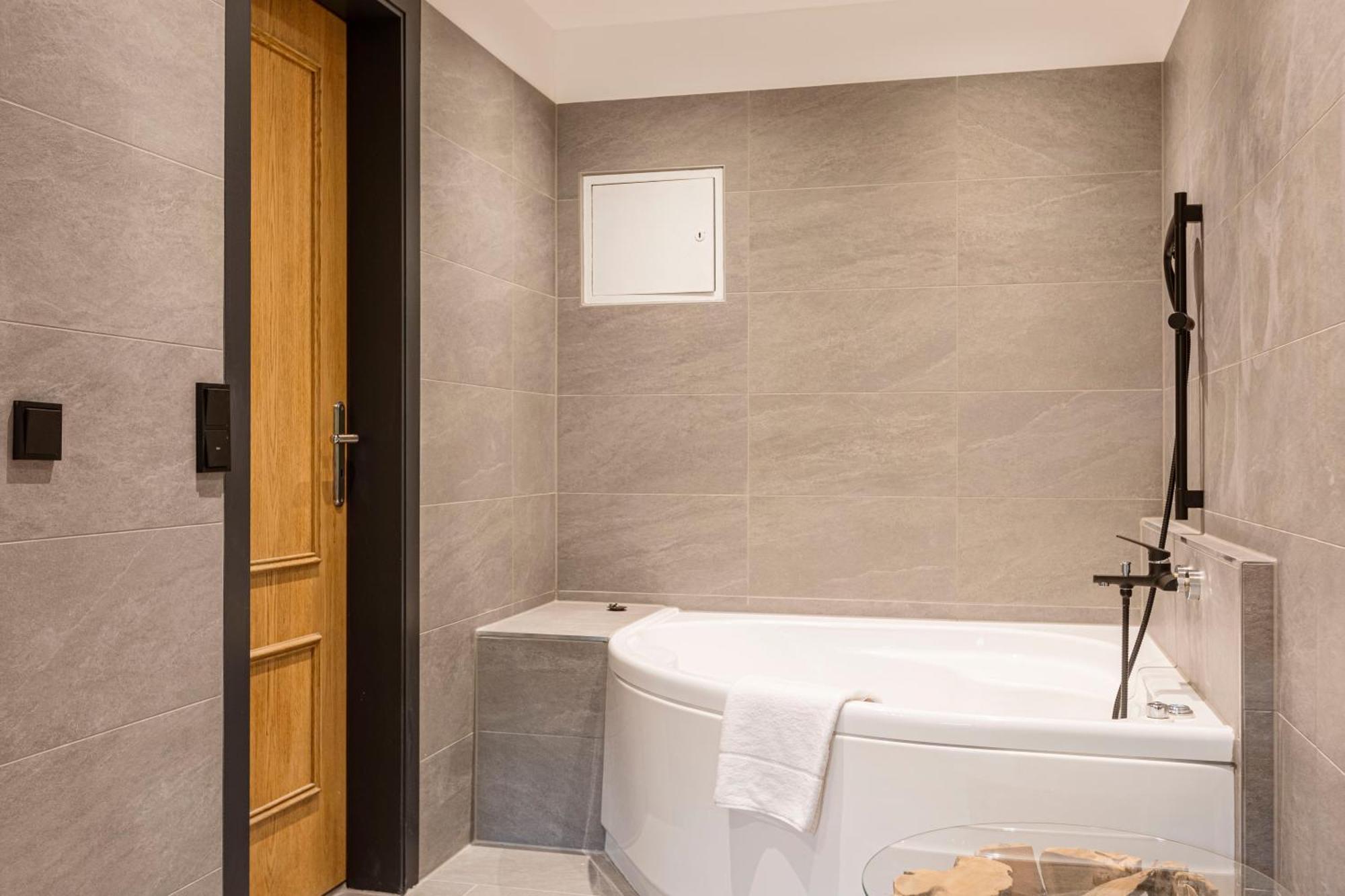 Two-Bedroom Suite IR-Sauna