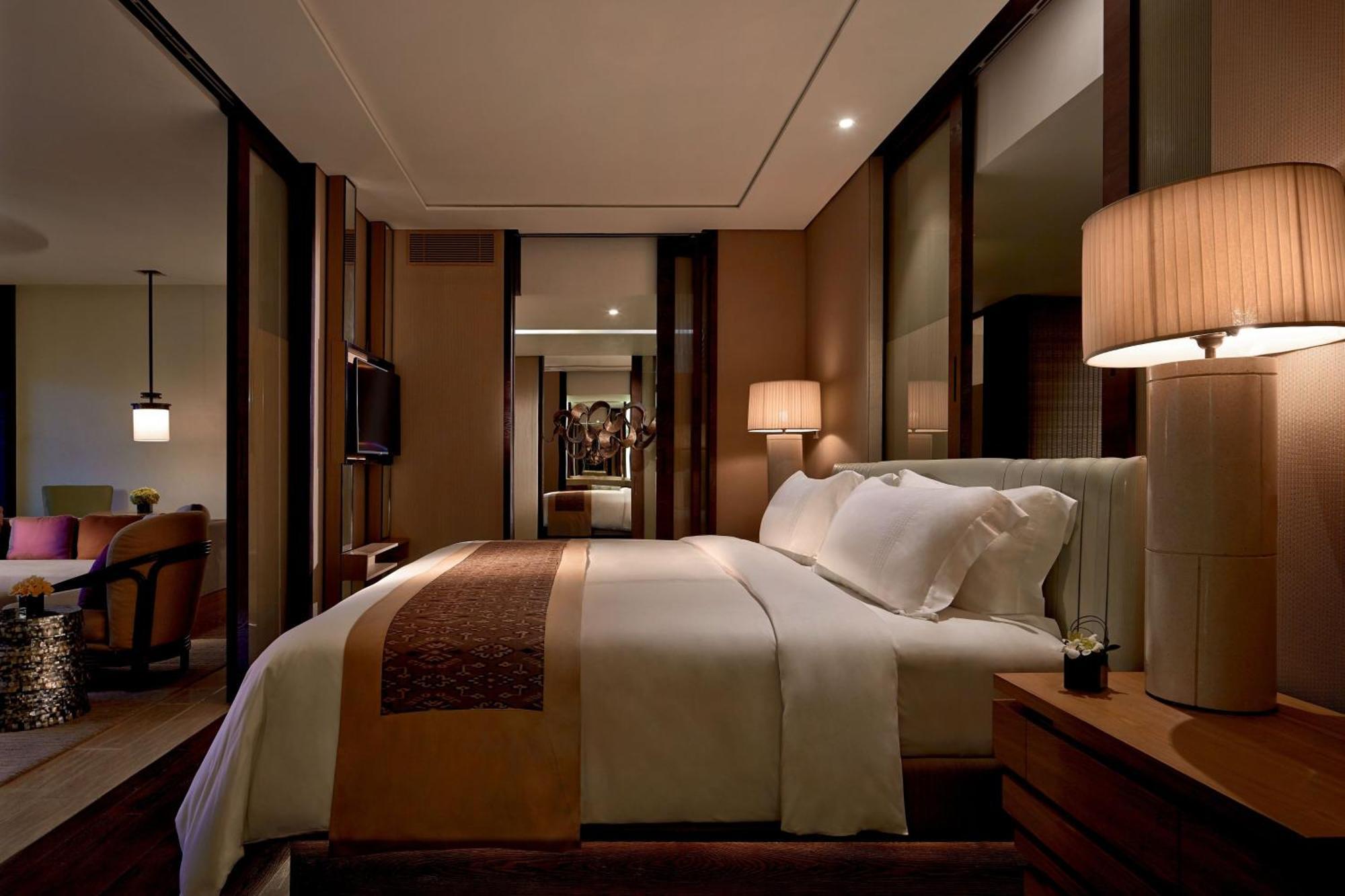 Ritz-Carlton Suite with Free Daily Resort Activity,1357489712:JPEG