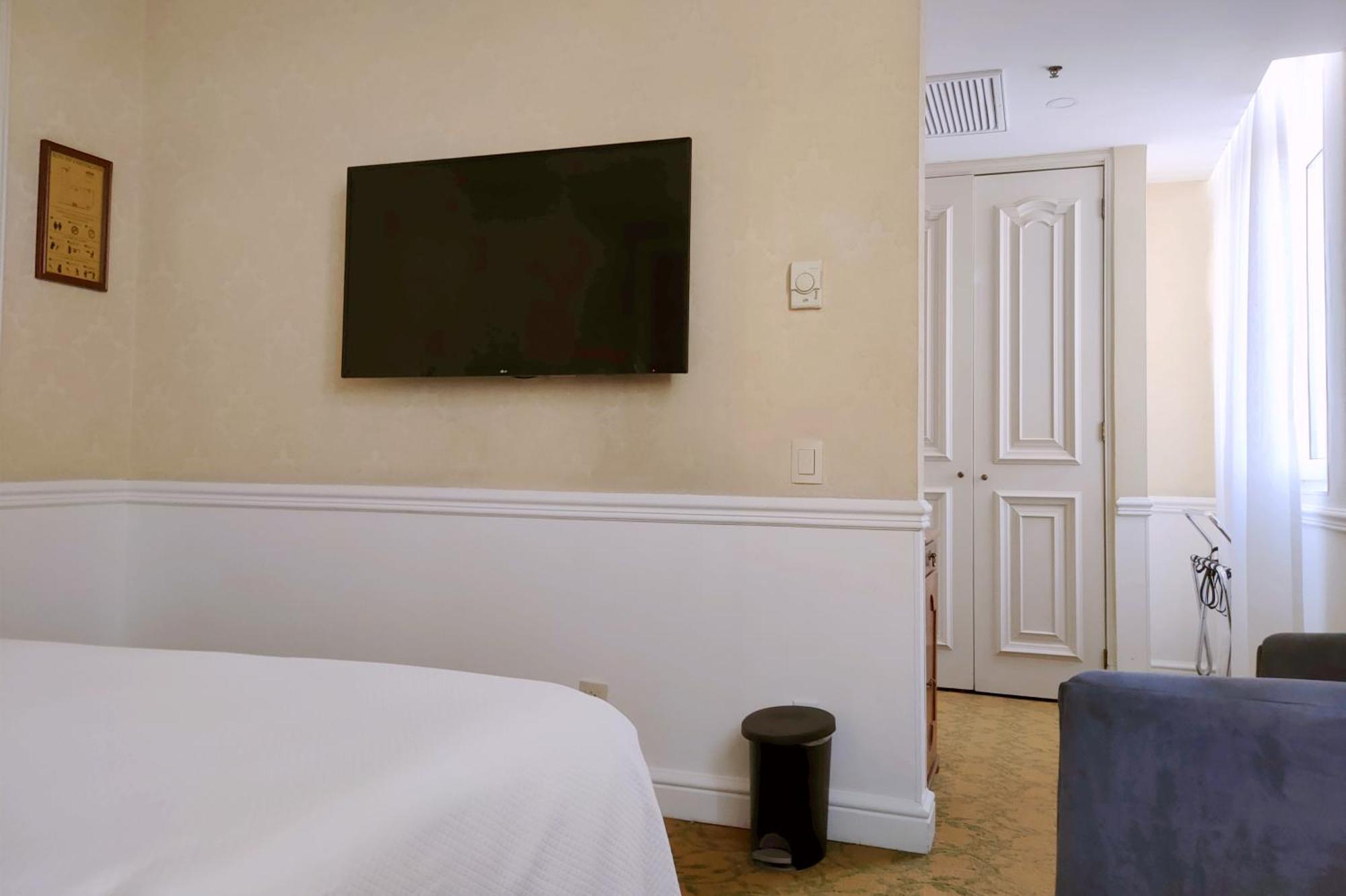 Economy King Room