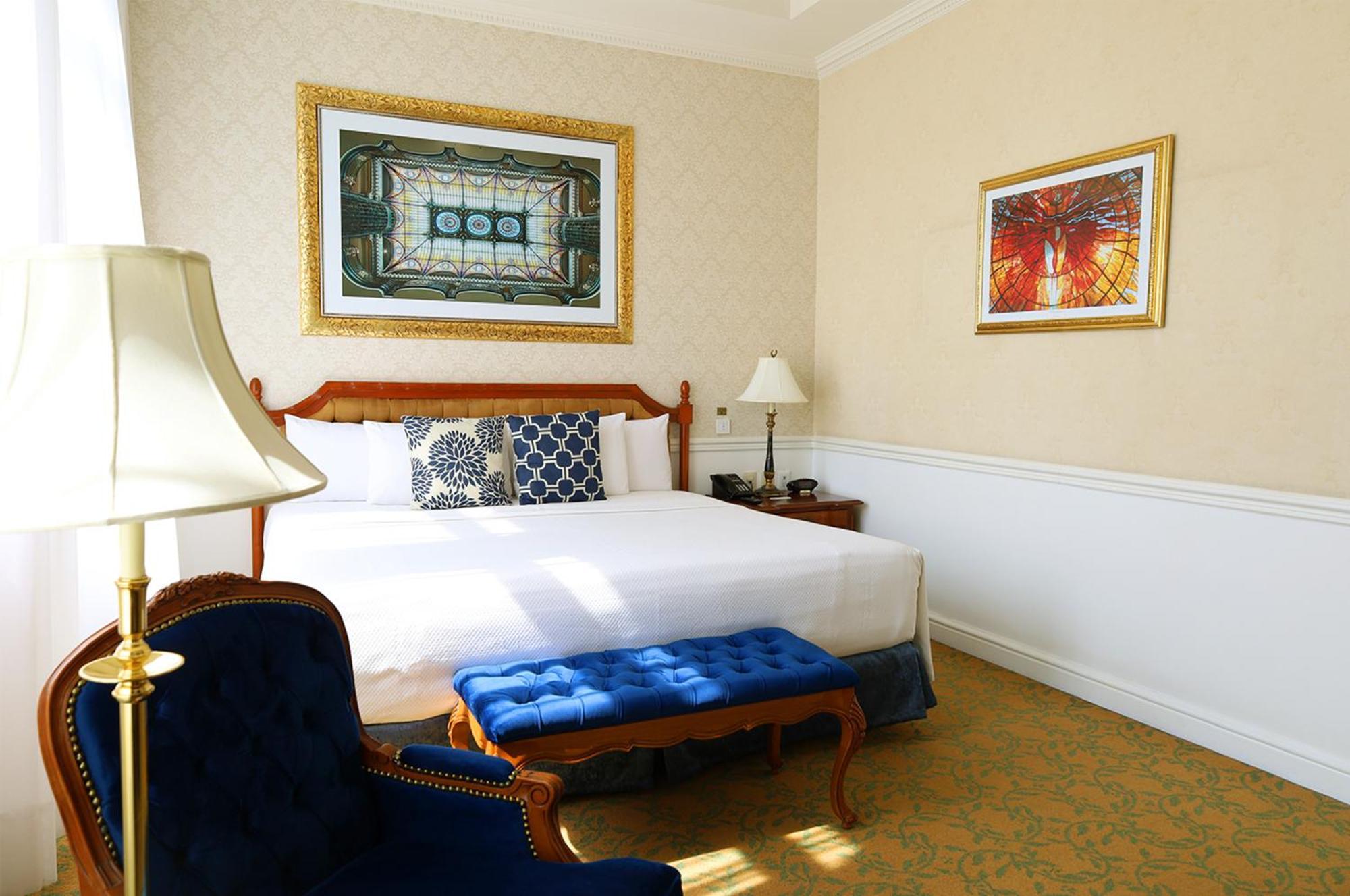 Deluxe King Room