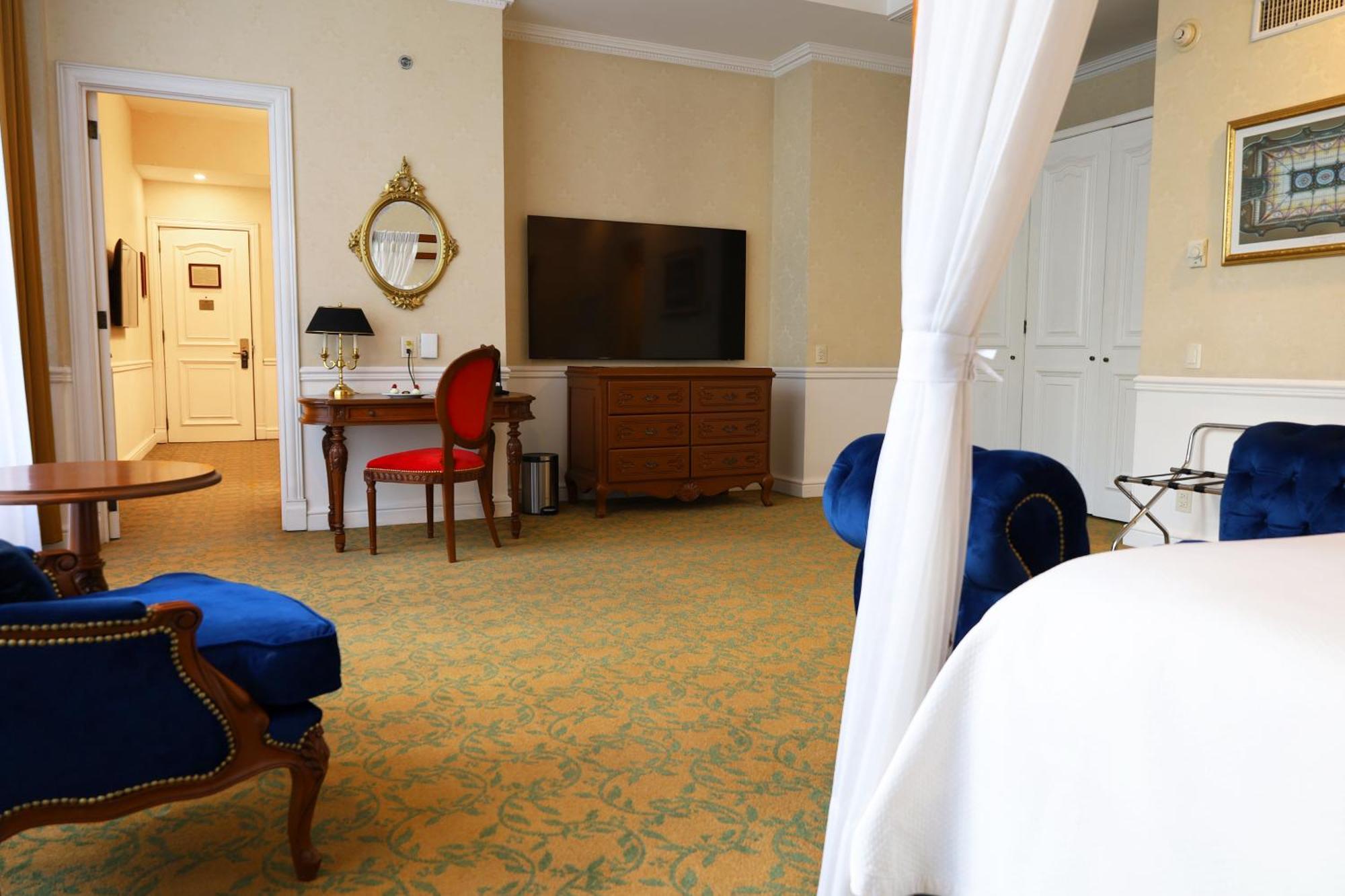 Executive Master Suite