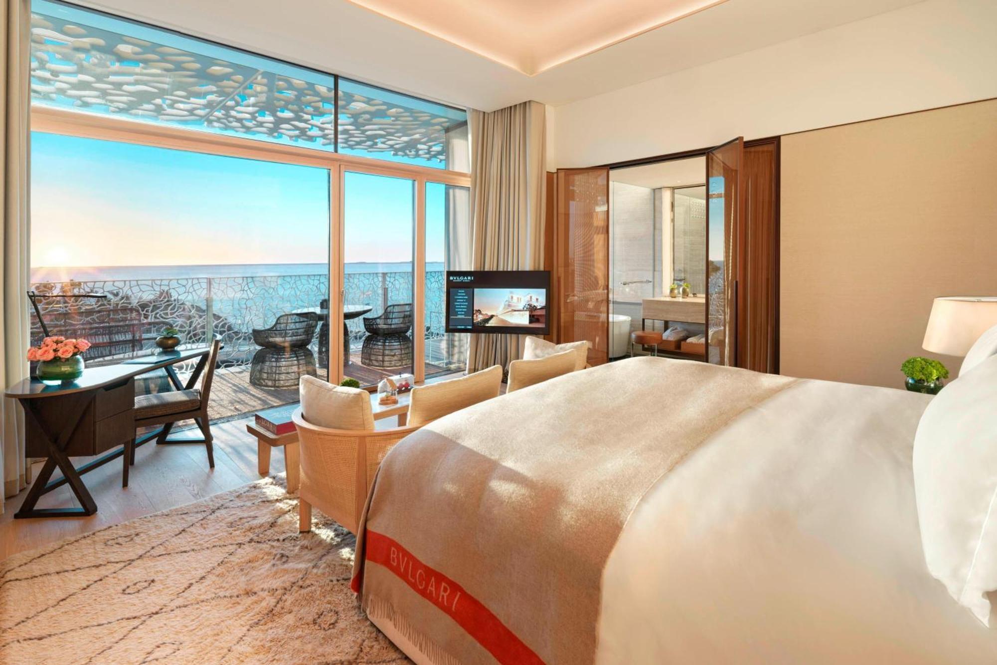 Deluxe King Guest Room Beach View Balcony,1665439979:JPEG
