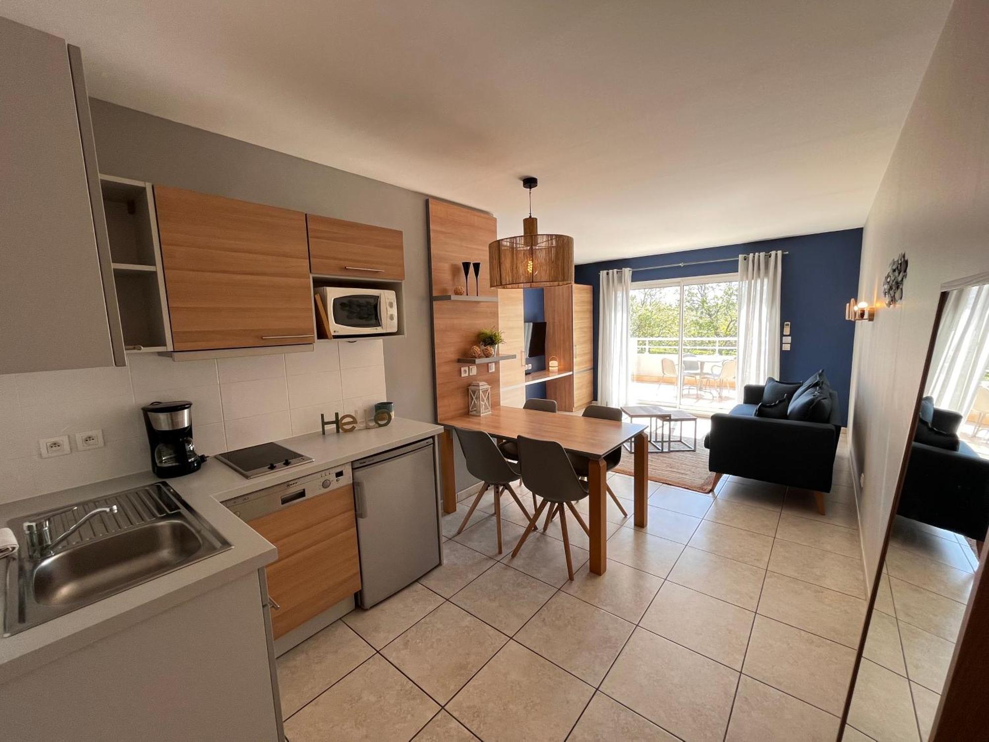 One-Bedroom Apartment swimming pool access