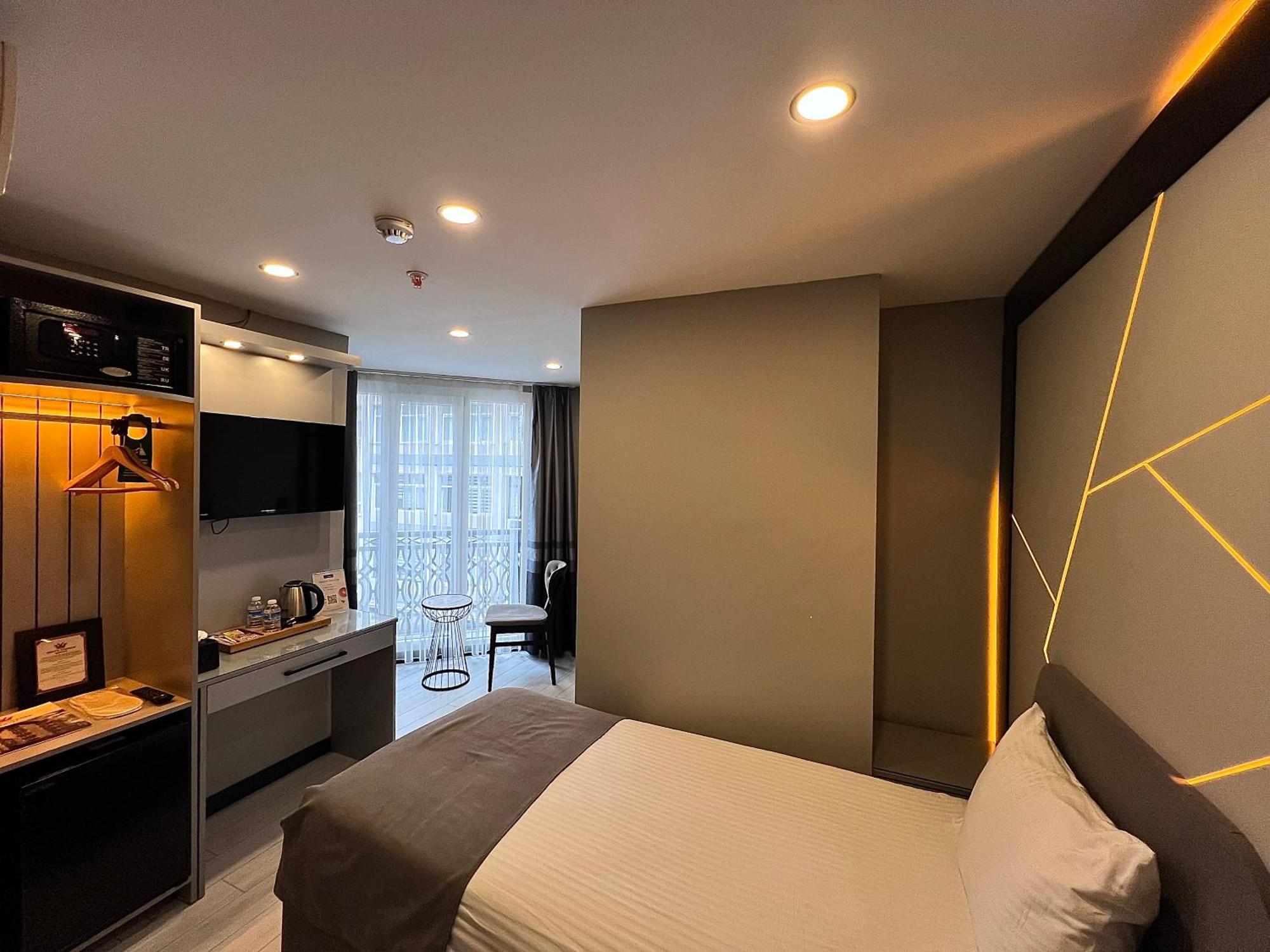 Deluxe Single Room