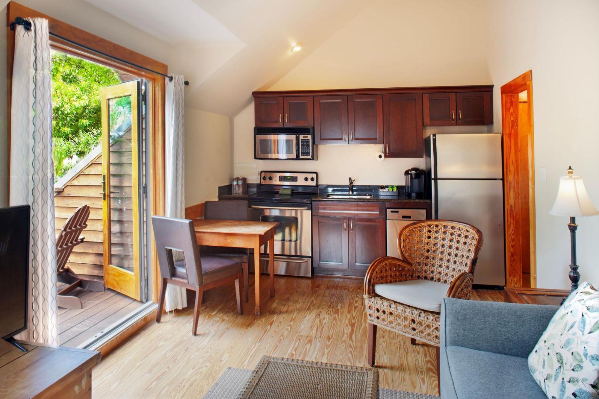 Cigar House One-Bedroom Queen Suite