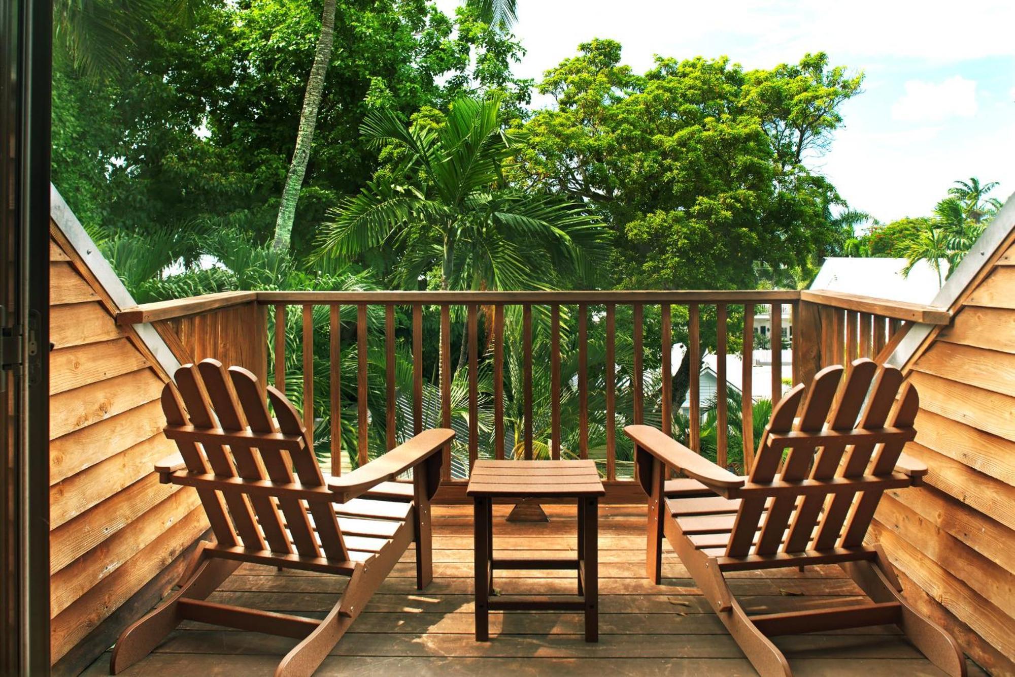 Cigar House One-Bedroom Queen Suite