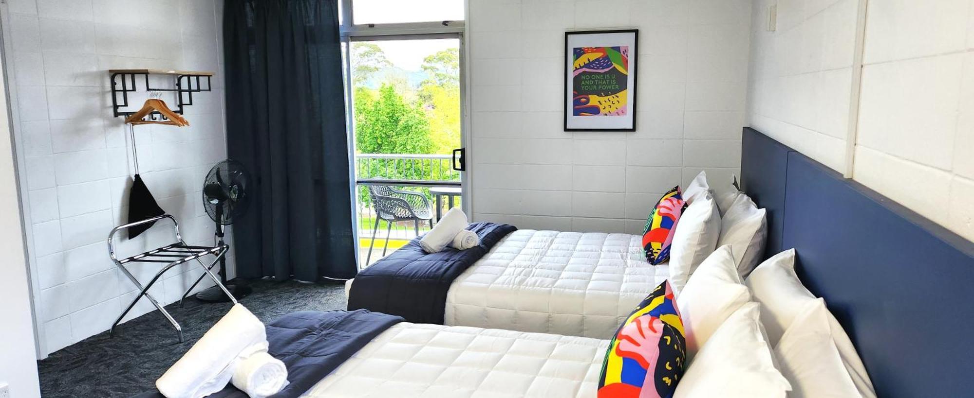 Twin Studio (2 Queen Beds) & Ensuite bathroom