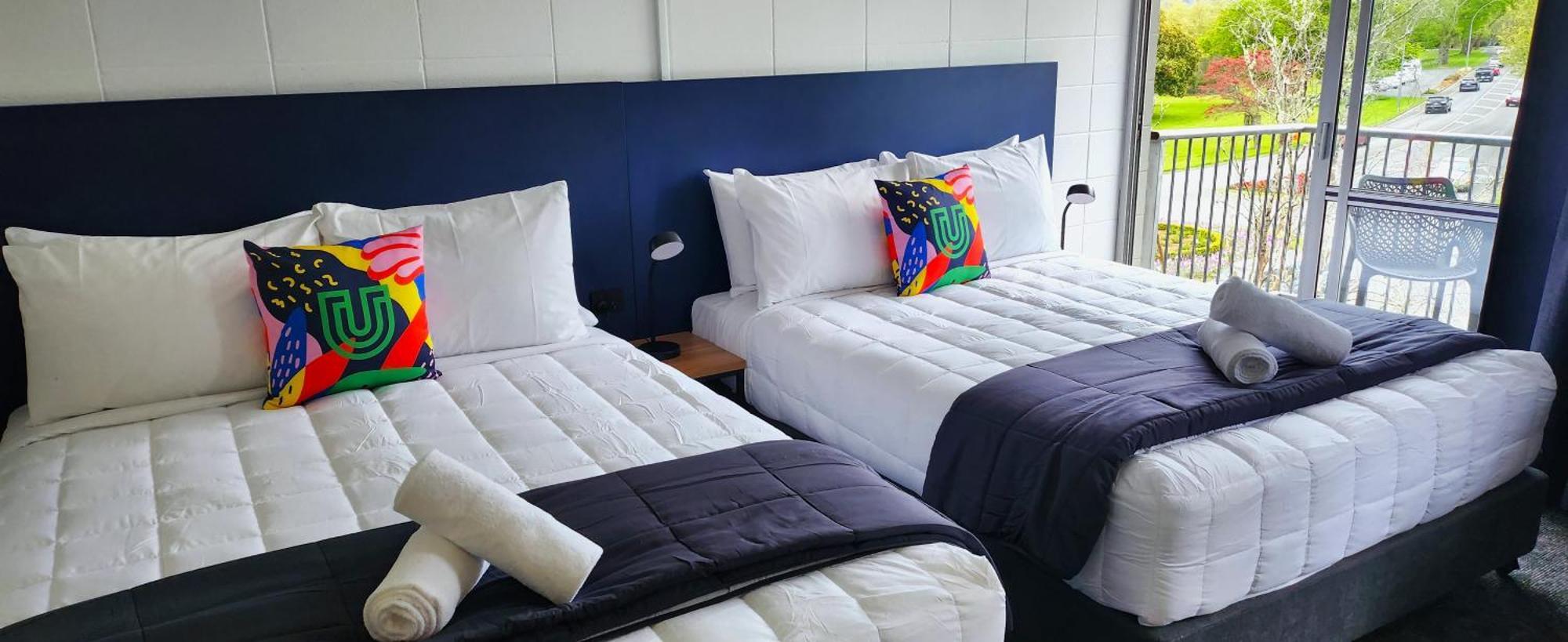 Twin Studio 2 Queen Beds & Ensuite bathroom