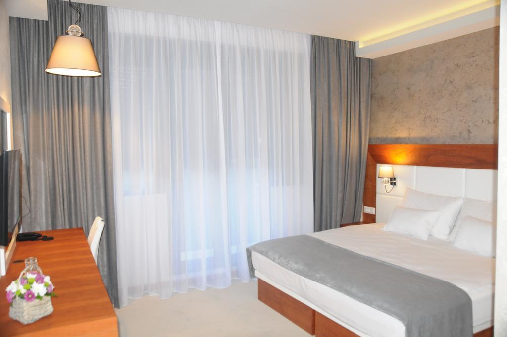 Quarto Standard com Cama de Casal ou 2 de Solteiro
