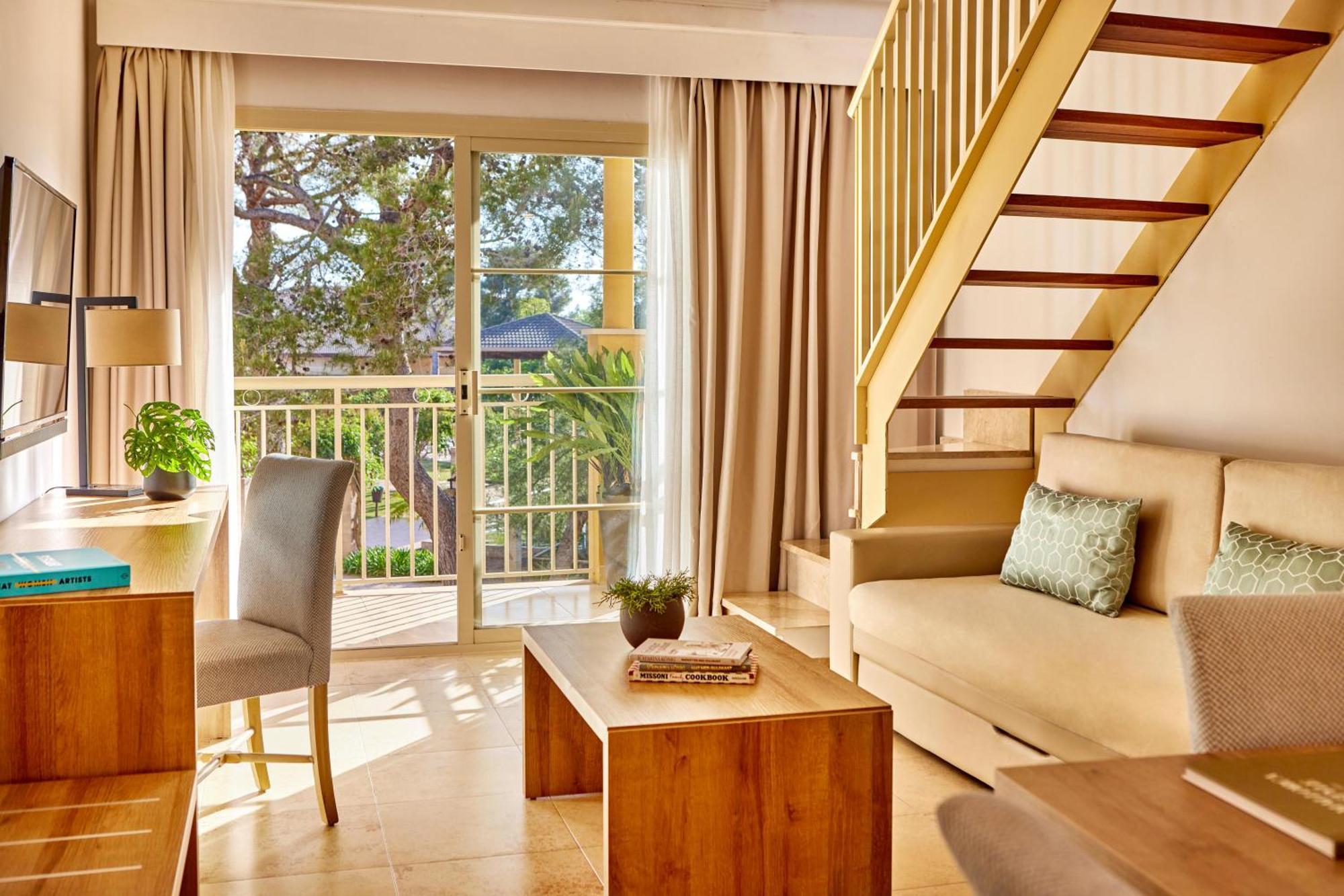 One-Bedroom Penthouse Suite Plunge Pool