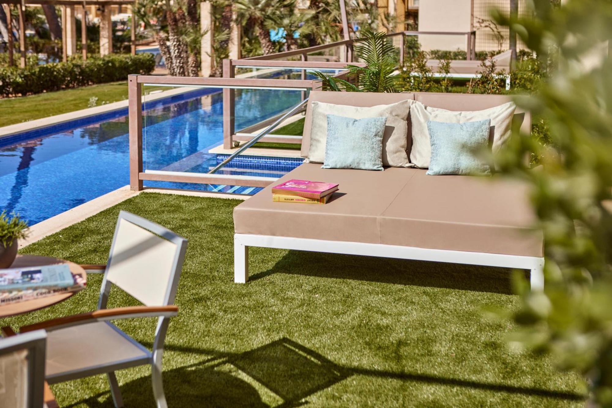 One Bedroom Suite Swim Up