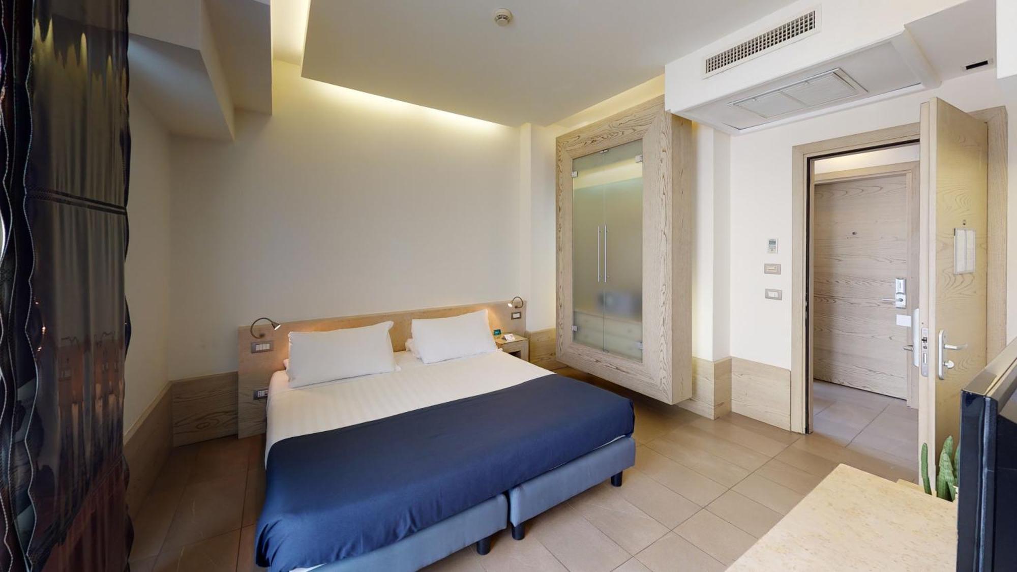 Double or Twin Room Balcony