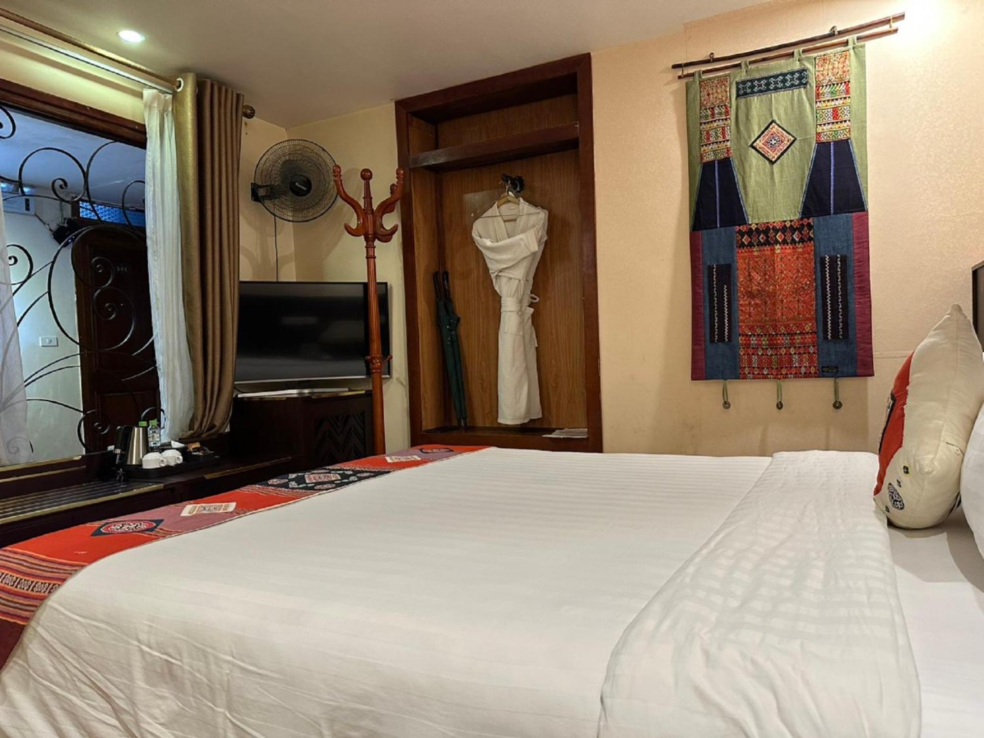 Standard King Room