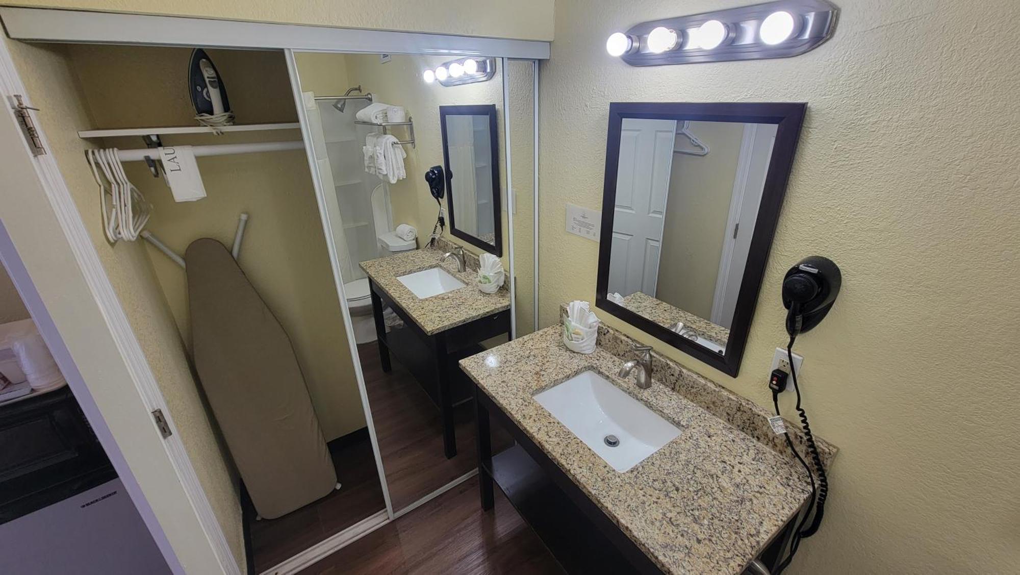 Double Room Two Double Beds Non-Smoking