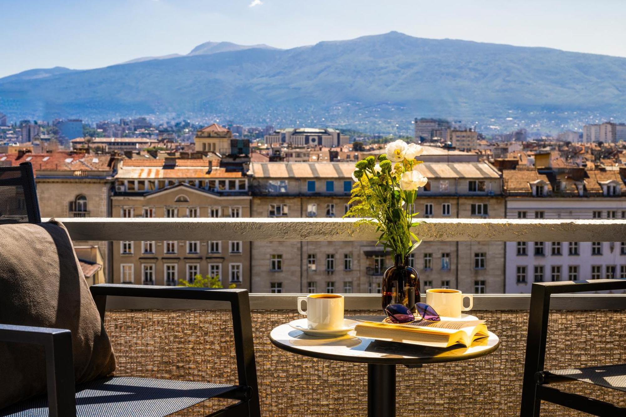 Renovated Penthouse Apartment