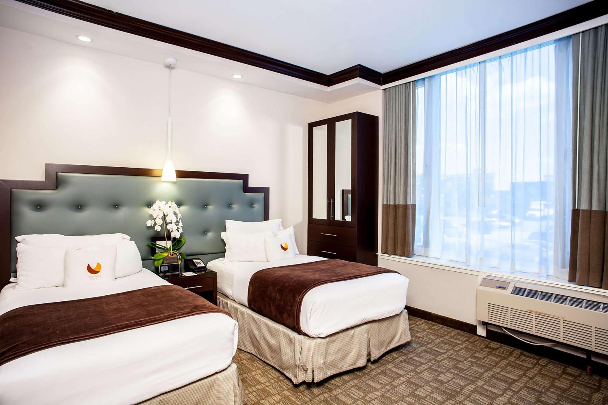 Corner Room Two Twin Beds Non-Smoking