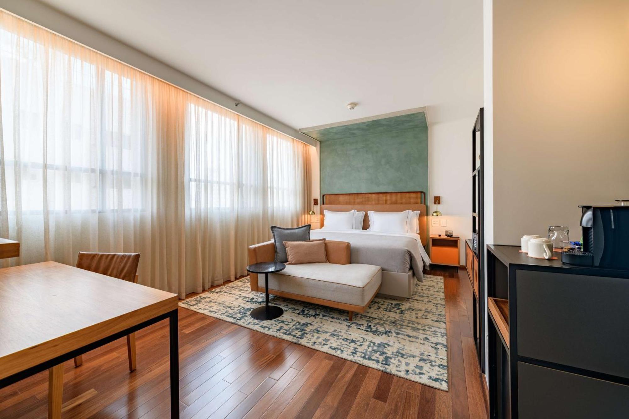 Premium King Room