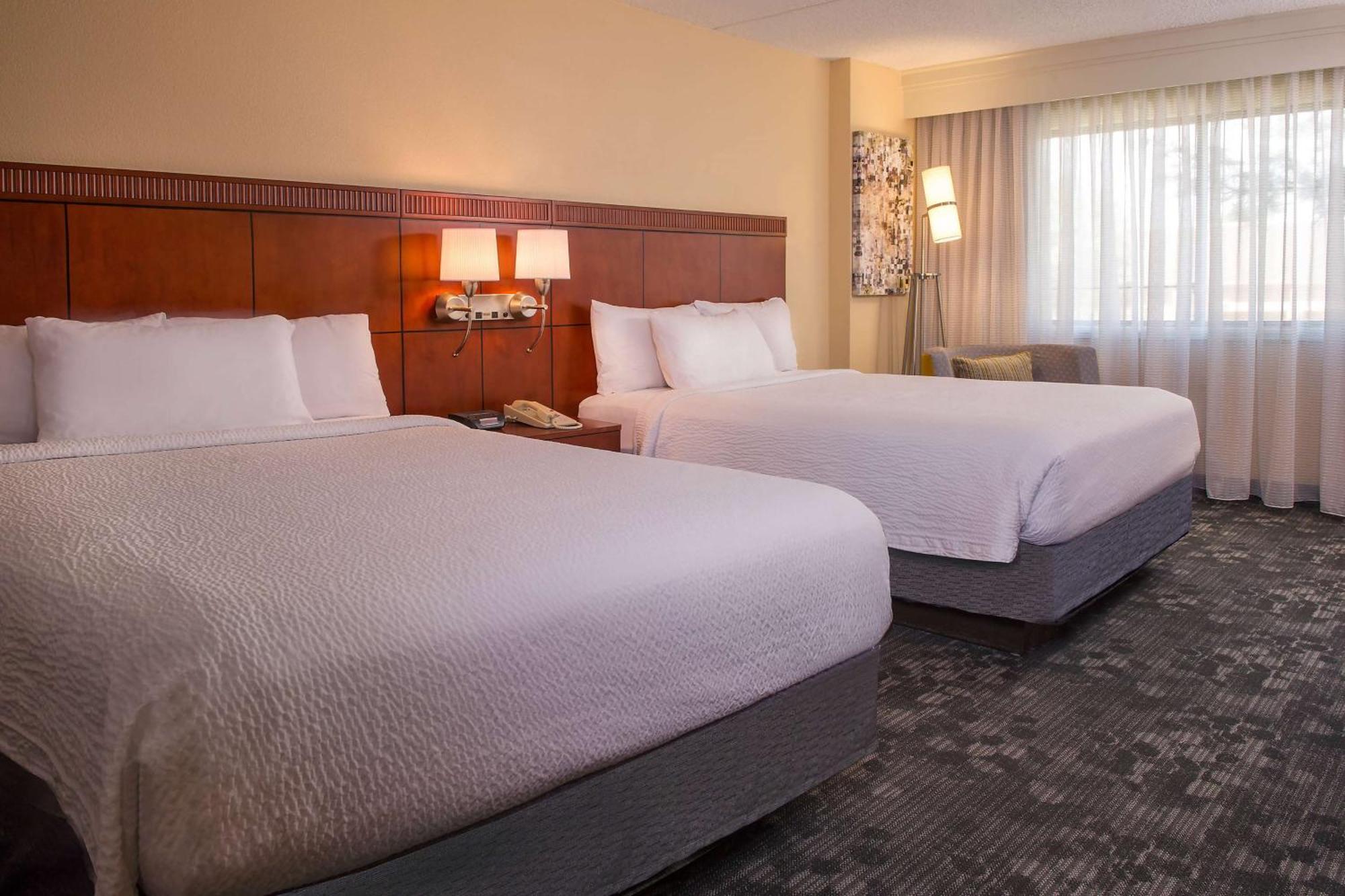 Guestroom Two Queens