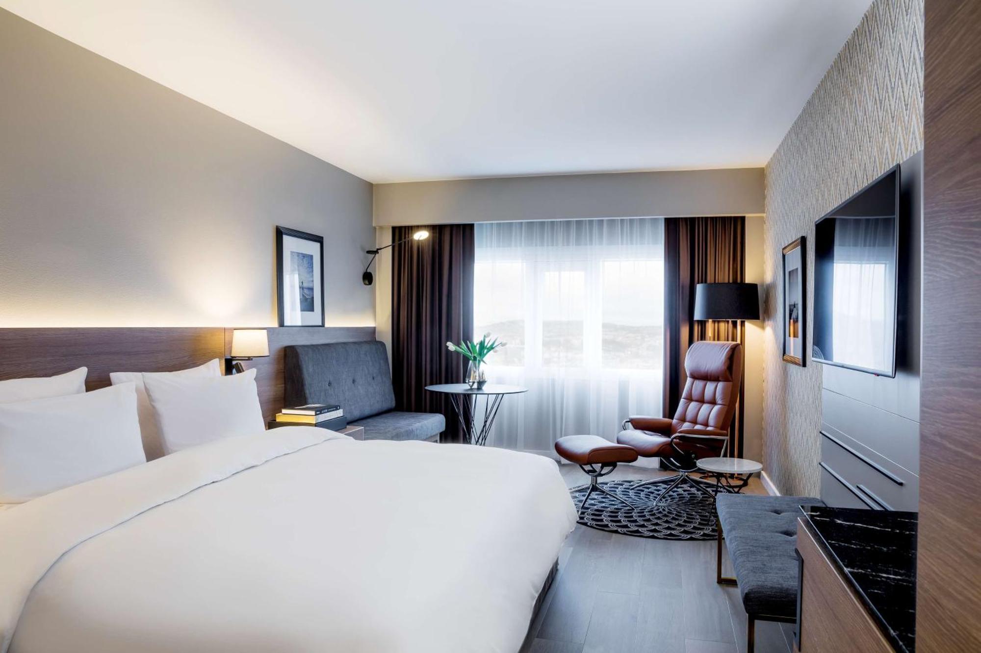Premium Room Panoramic City View