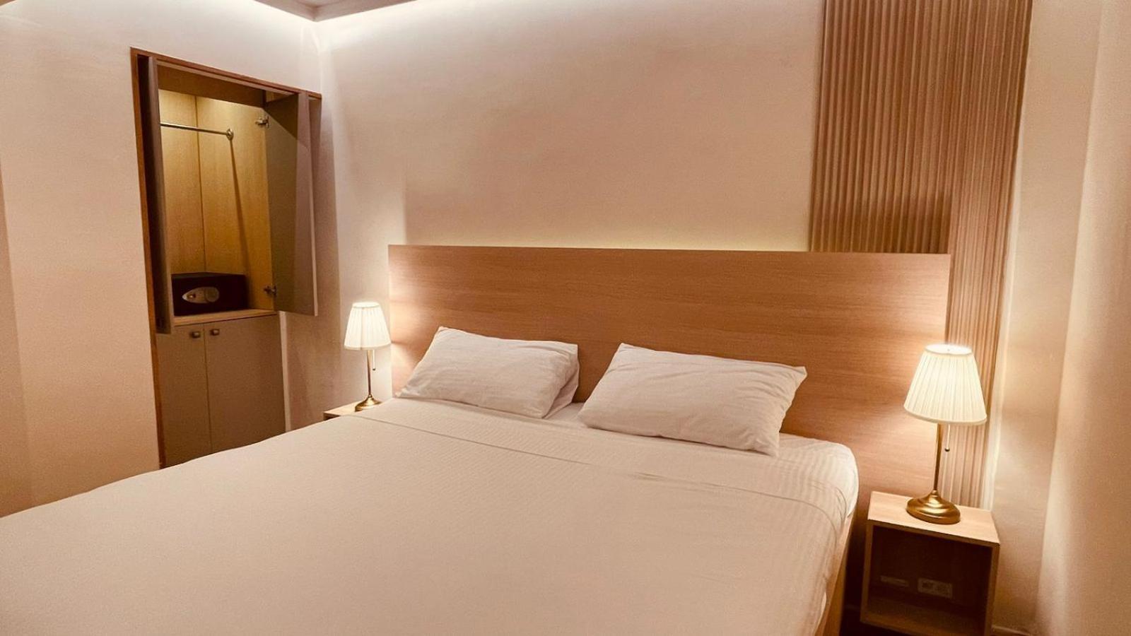 Deluxe Queen Room
