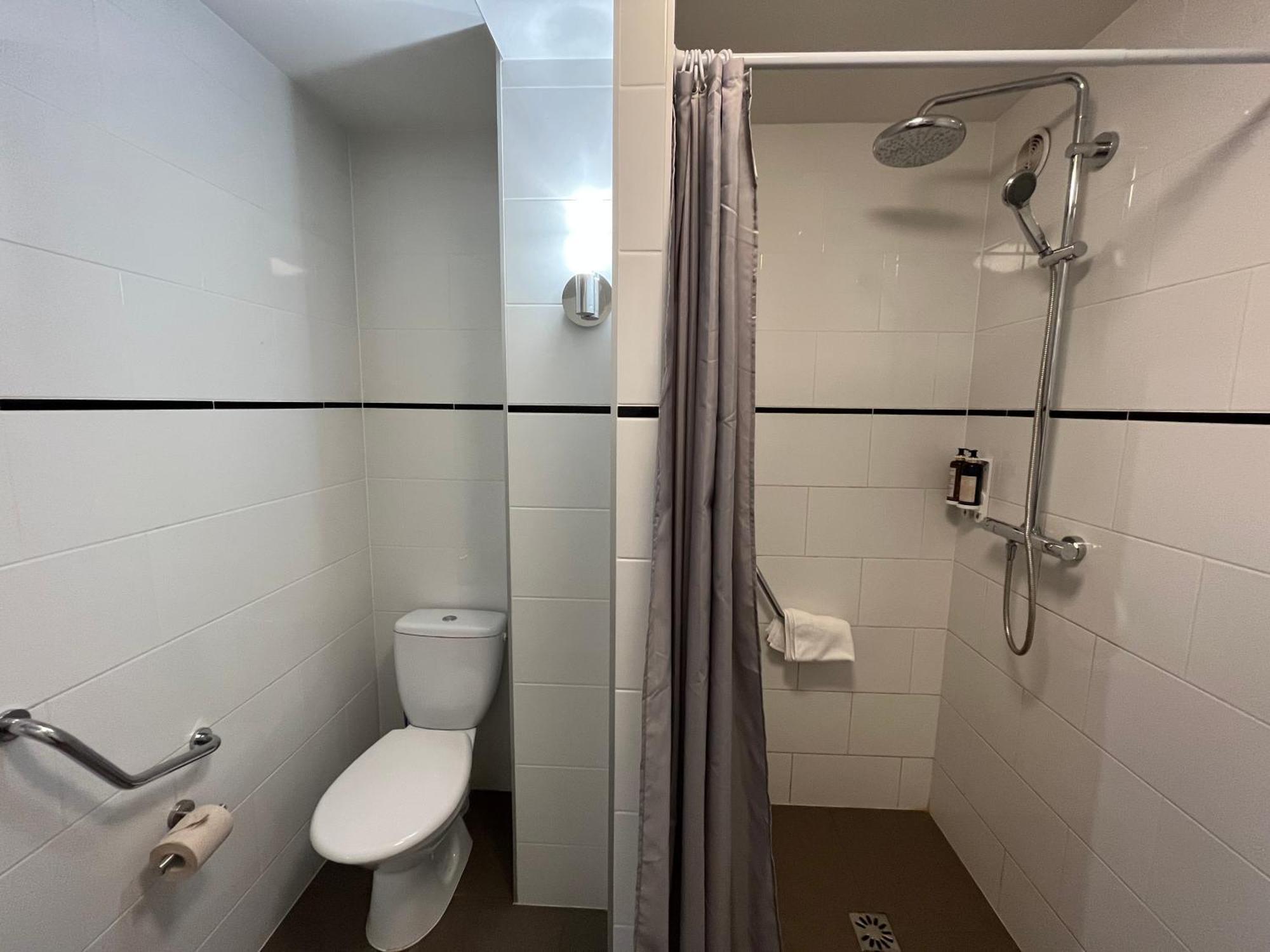 Chambre double rez-de-chaussée