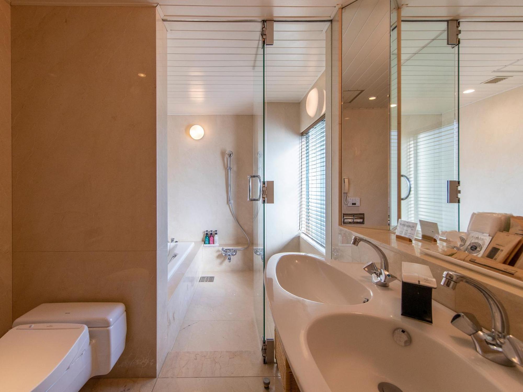 Premium Fourth Room with Lake View,1722930220:JPEG