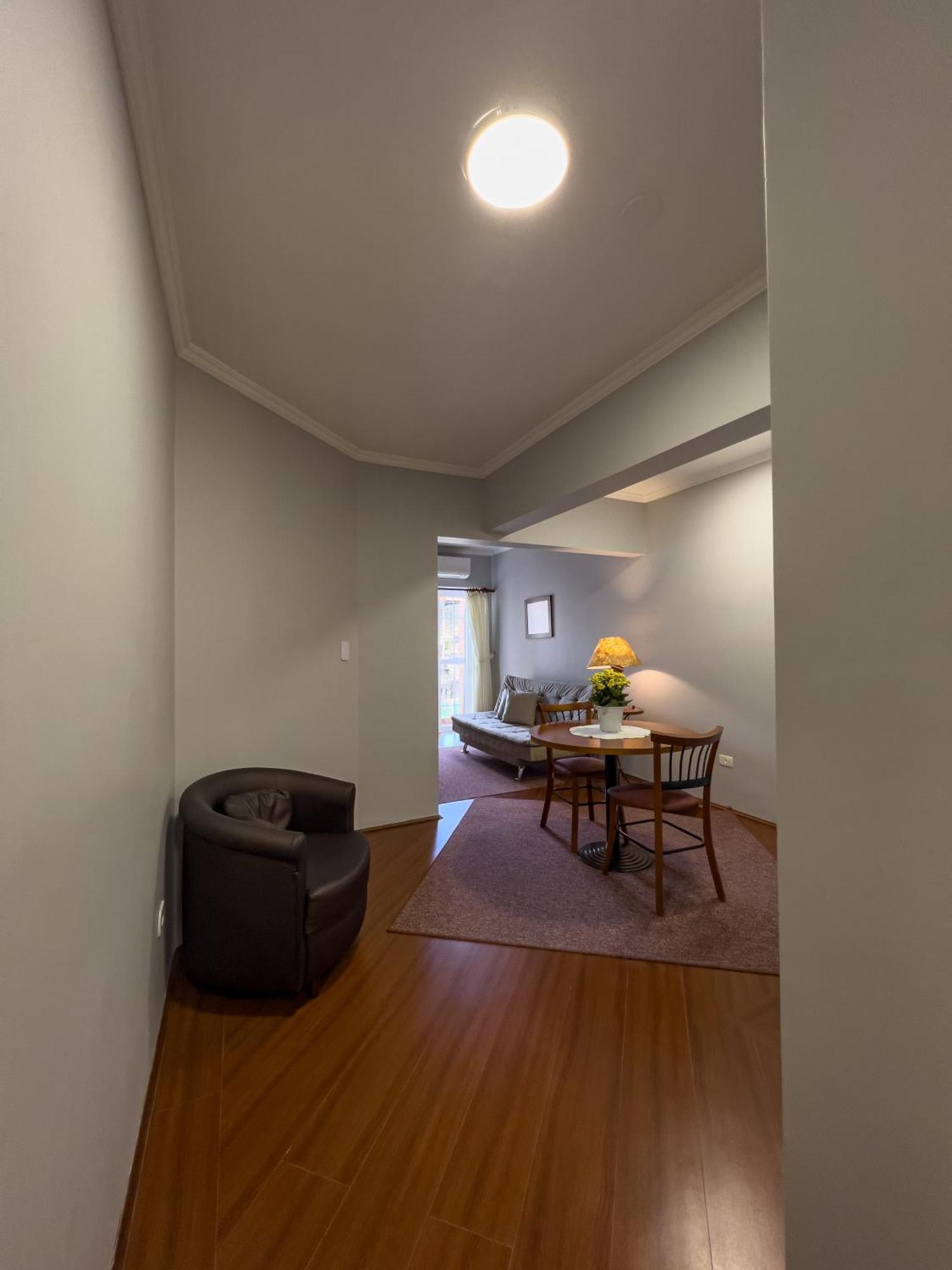 One-Bedroom Apartment 1