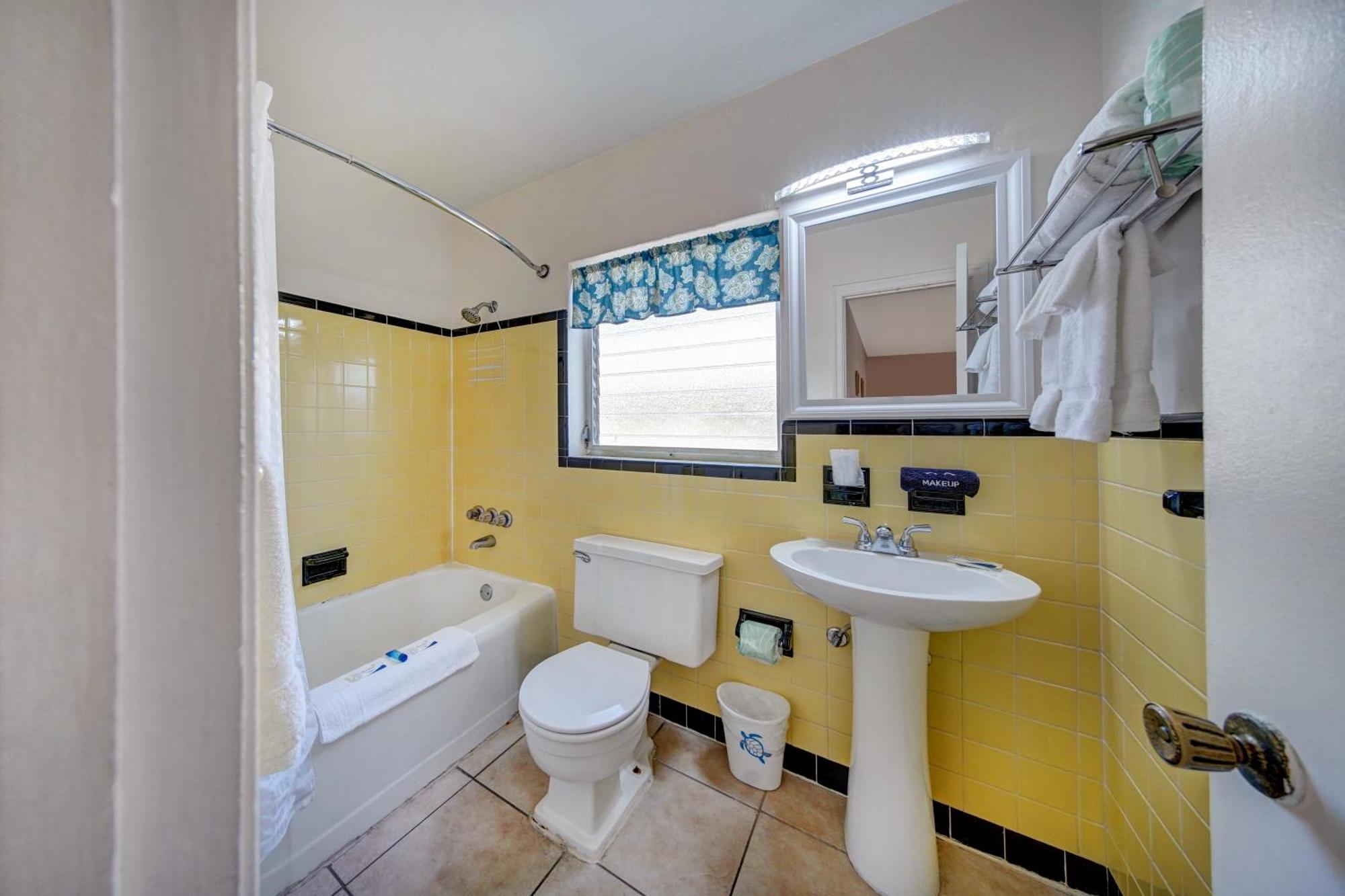 Efficiency Full Deluxe Room