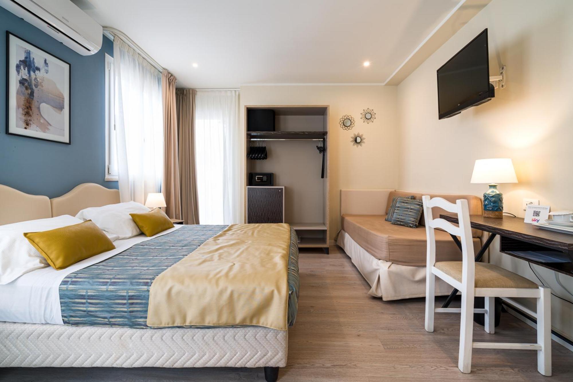 Double or Twin Room Balcony