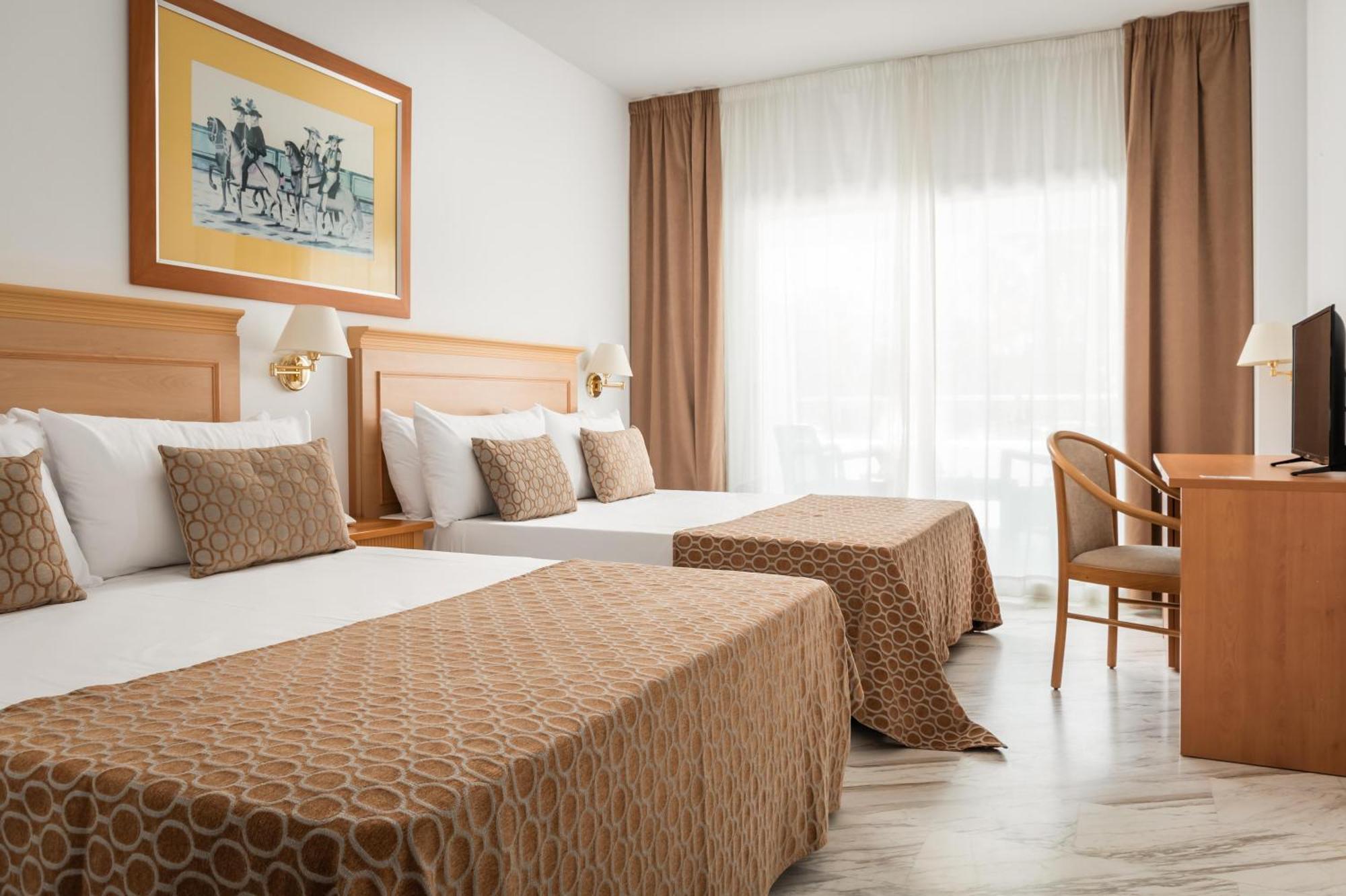 Quarto Quádruplo (2 Adultos + 2 Crianças)