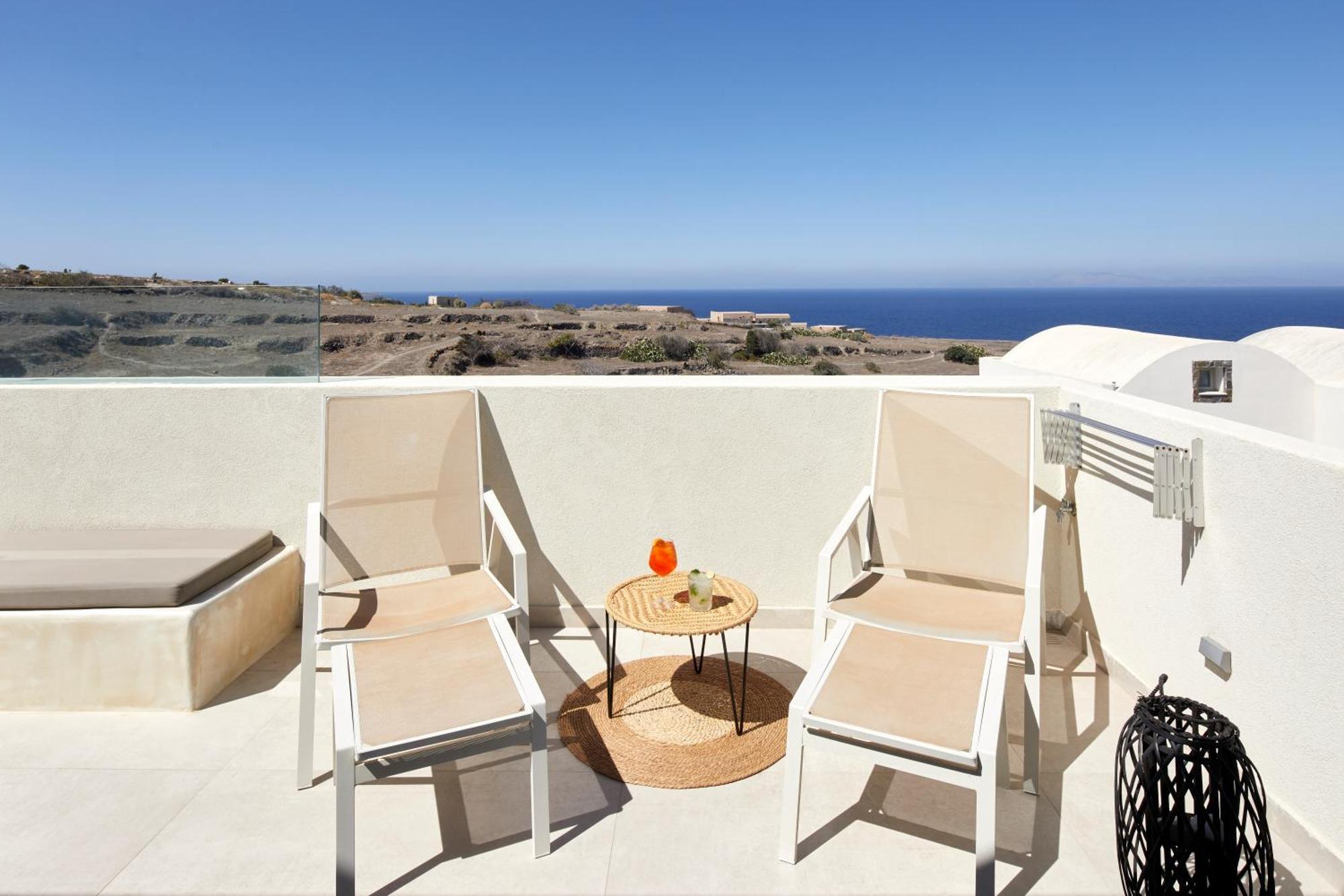 Honeymoon Suite Outdoor Heated Jetted Tub
